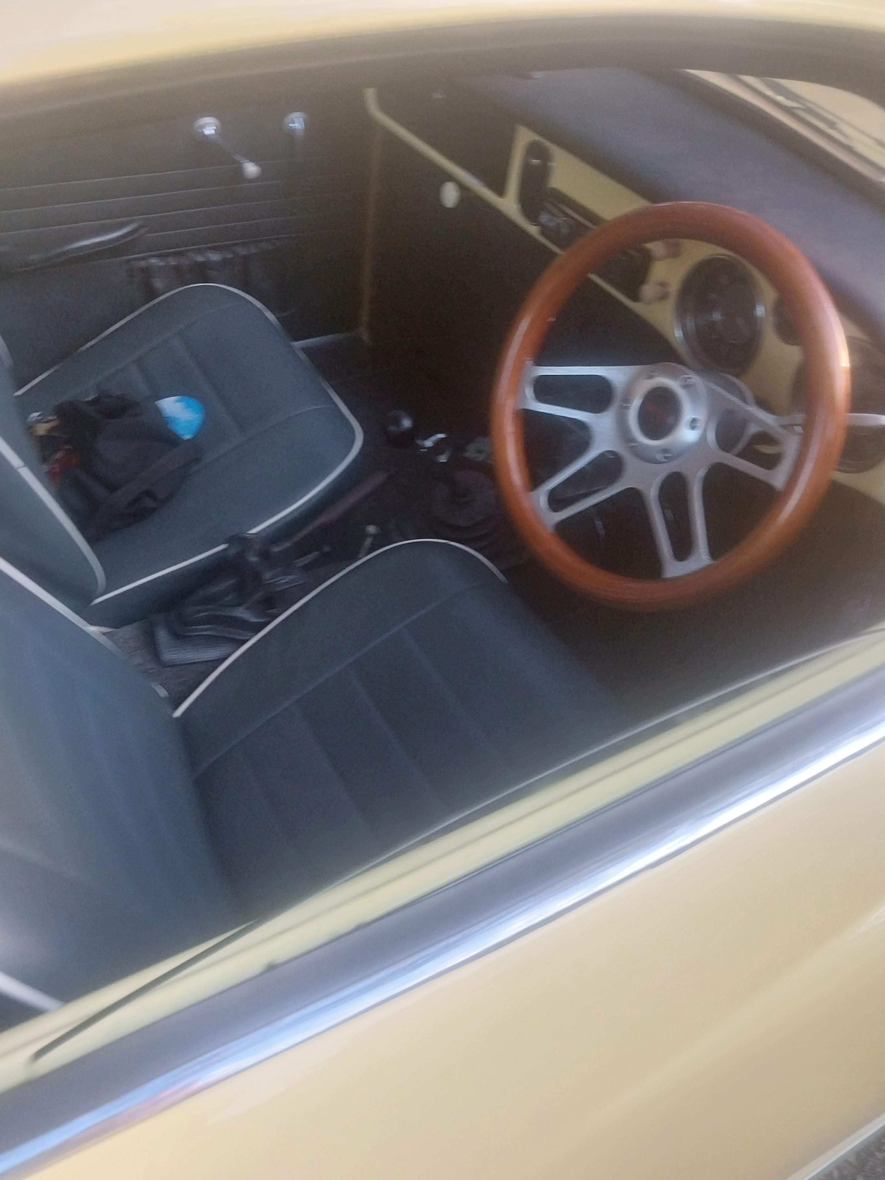 1960 VOLKSWAGEN KARMANN GHIA 4 SP MANUAL 2D COUPE