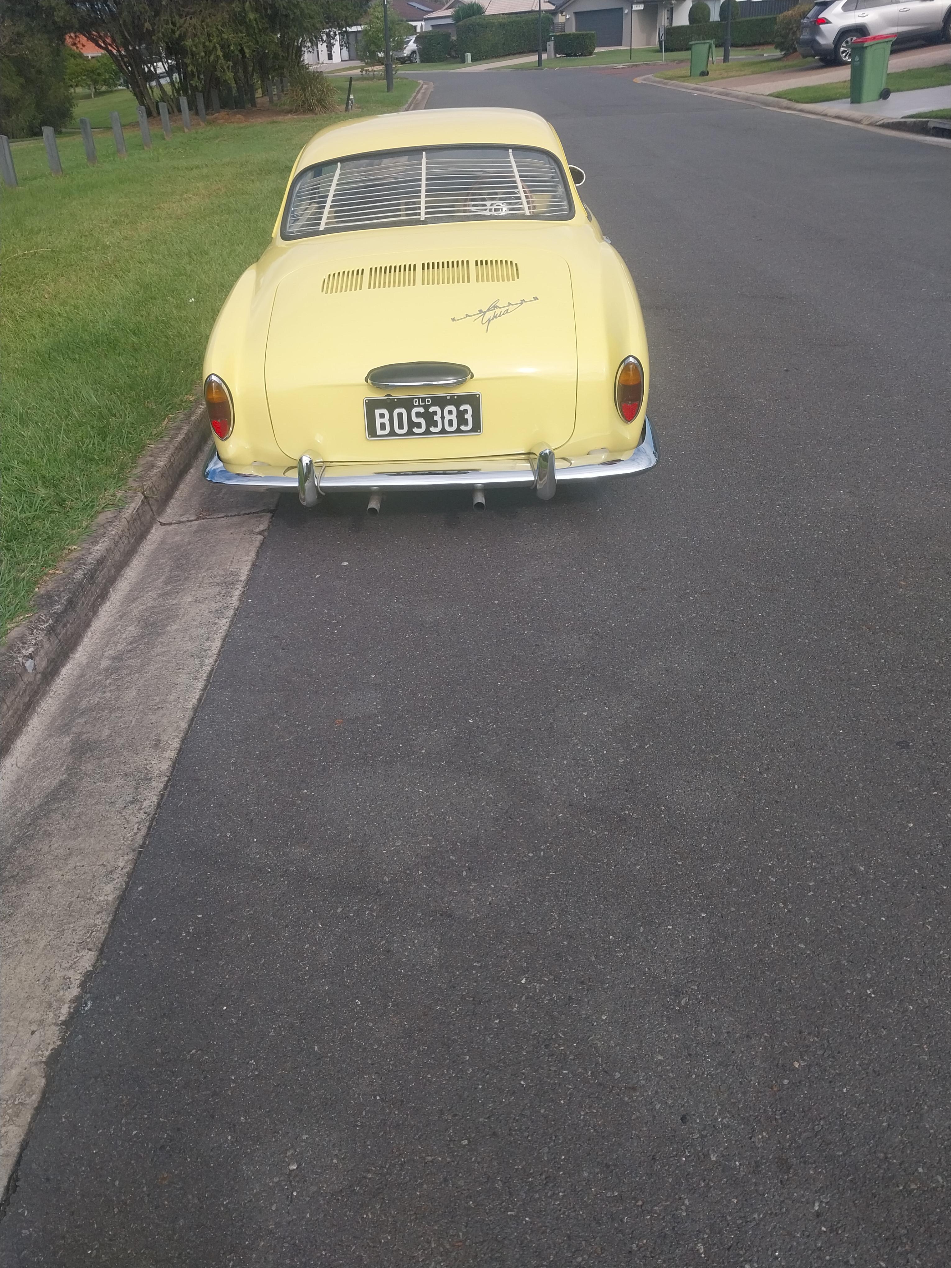 1960 VOLKSWAGEN KARMANN GHIA 4 SP MANUAL 2D COUPE