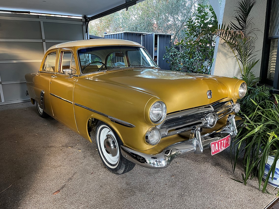 1952 FORD CUSTOMLINE SEDAN