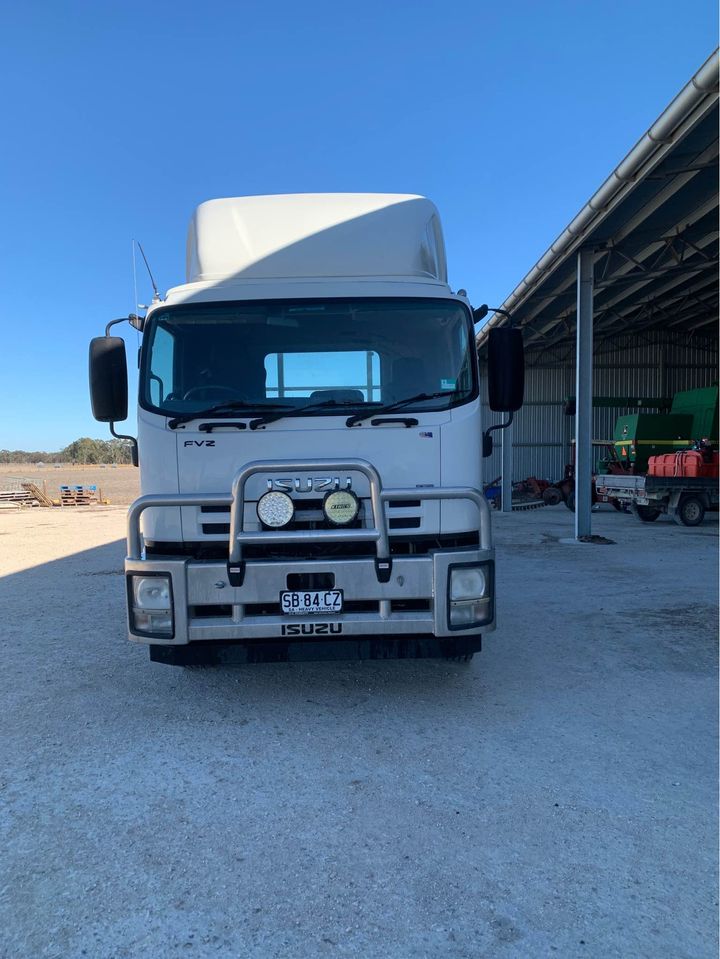 2010 ISUZU FVZ 1400 LONG TRAY