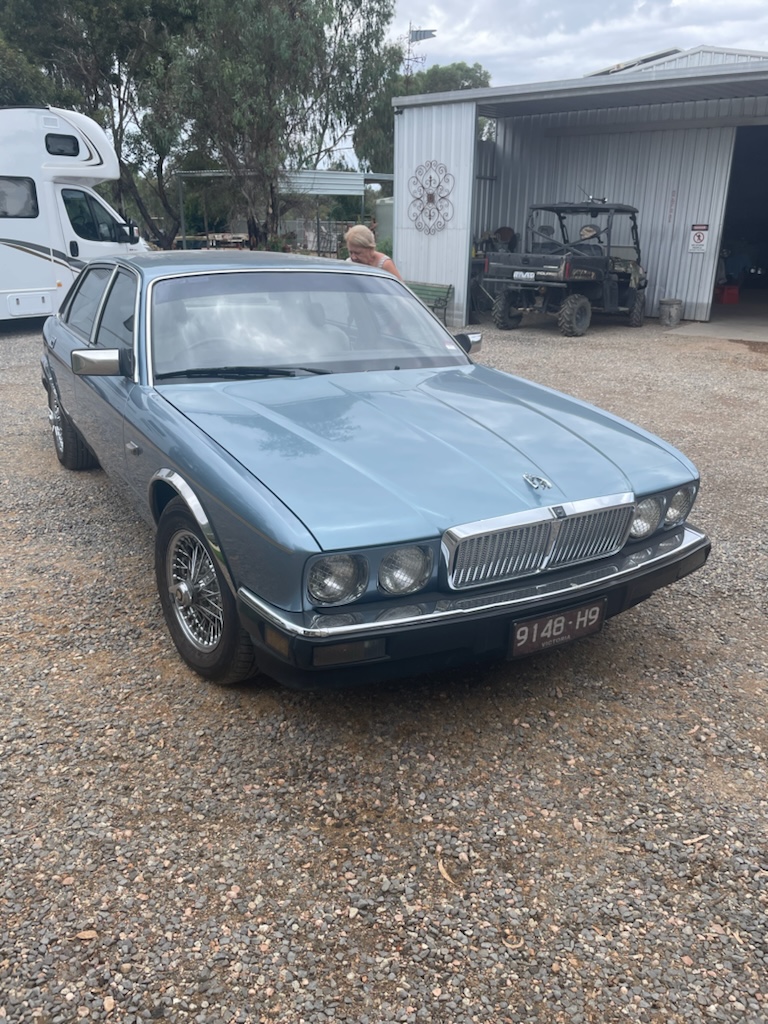 1988 JAGUAR XJ6 SEDAN