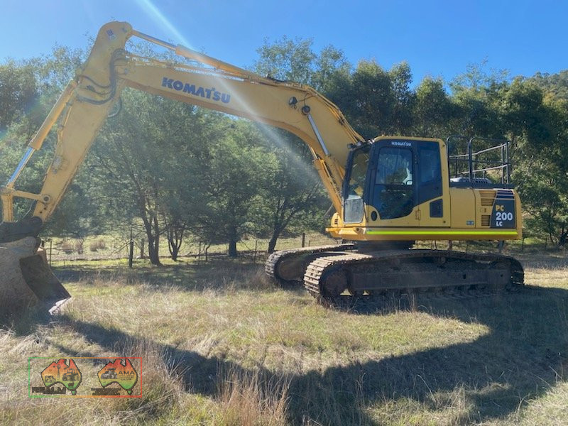 2015 Komatsu PC200/8 Long Carriage 20 Ton Excavator