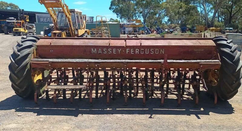 Massey Ferguson 500 Seeder