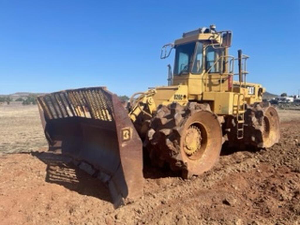 Caterpillar 826 Compactor