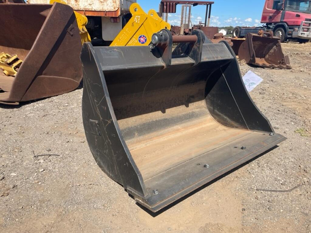 BATTER BUCKET - 1240MM