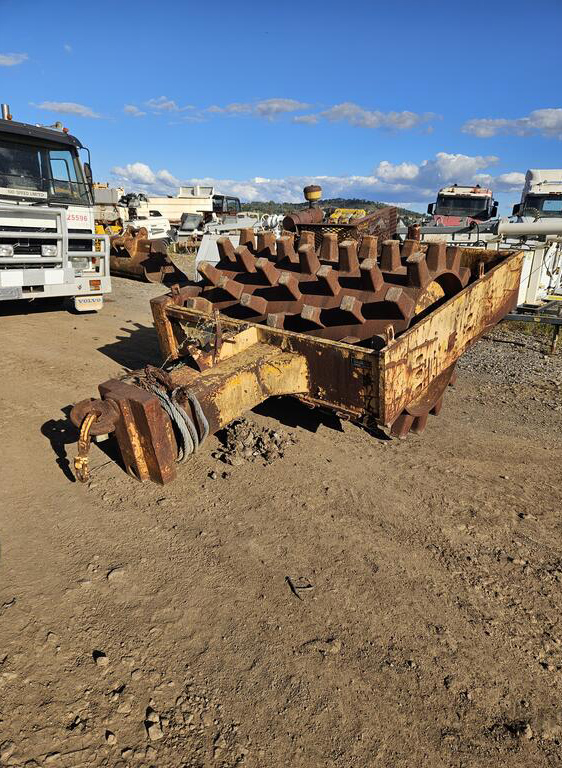 Tow Behind Vibrating Padfoot Roller