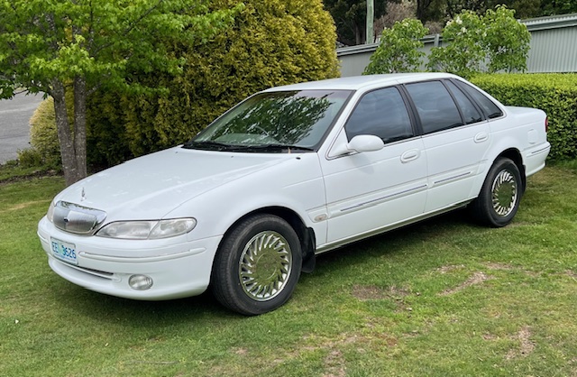 1998 FORD LTD SEDAN