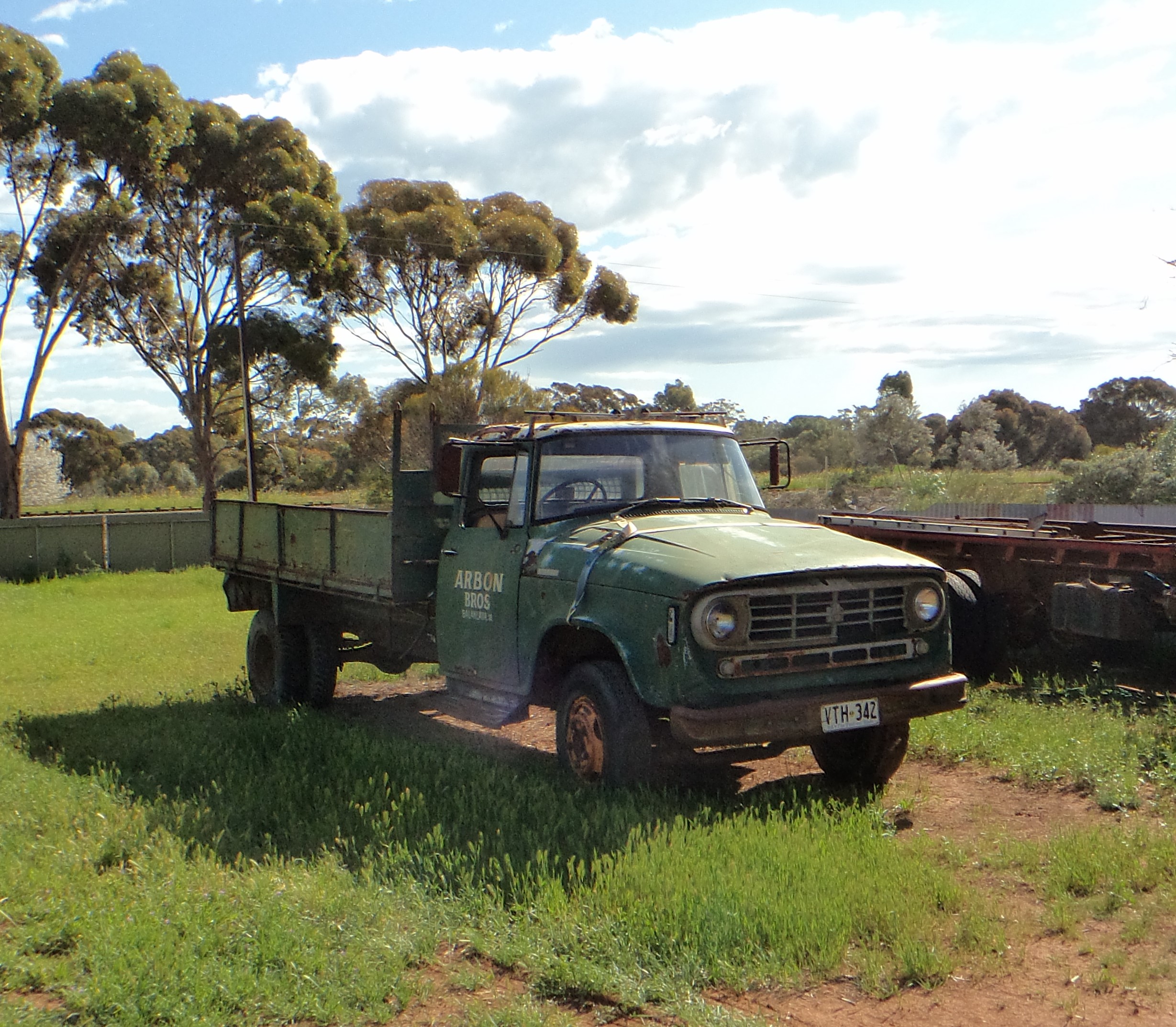 1975 INTERNATIONAL 1510 TIPPER