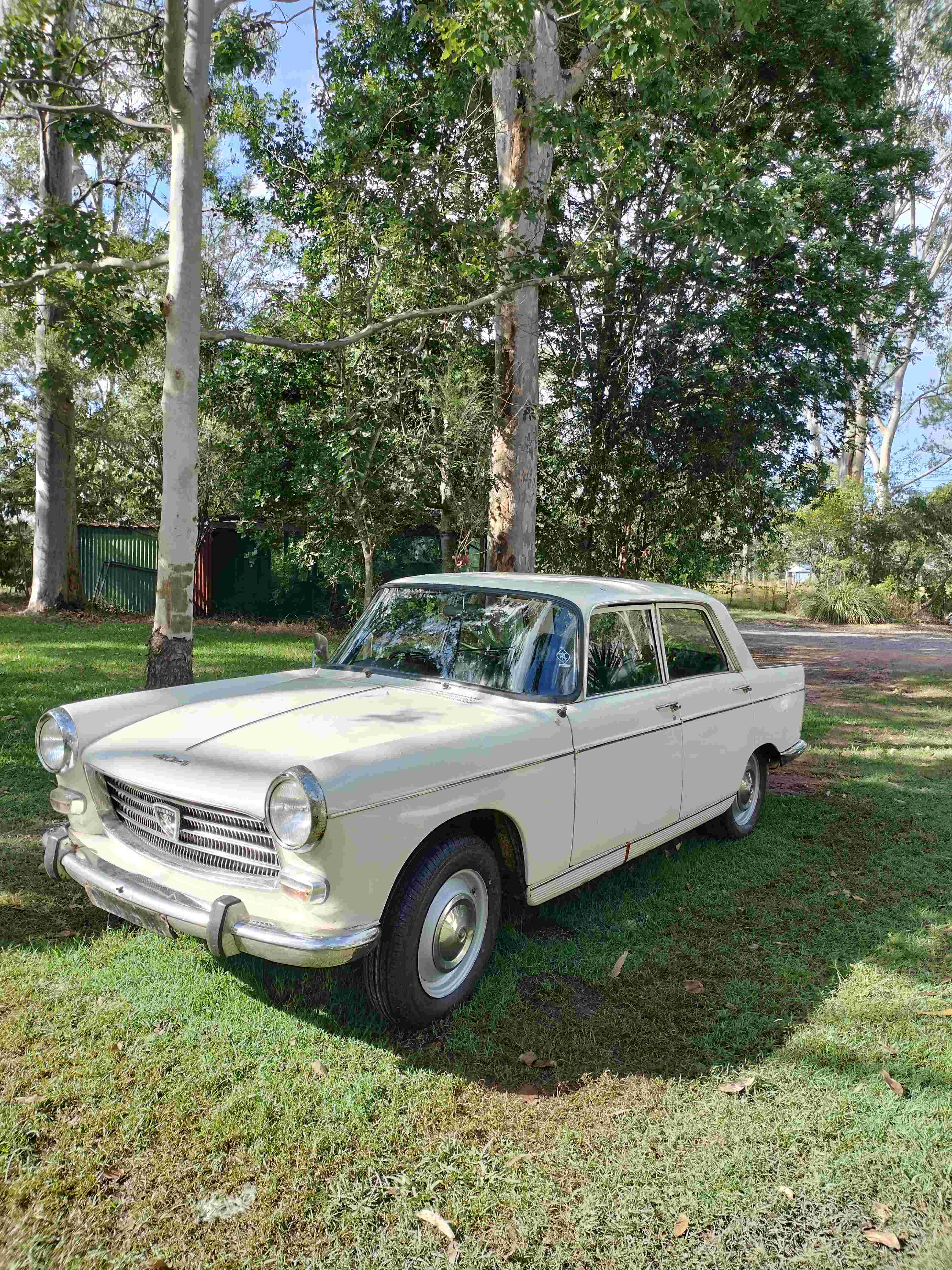 1967 PEUGEOT 404 SEDAN 