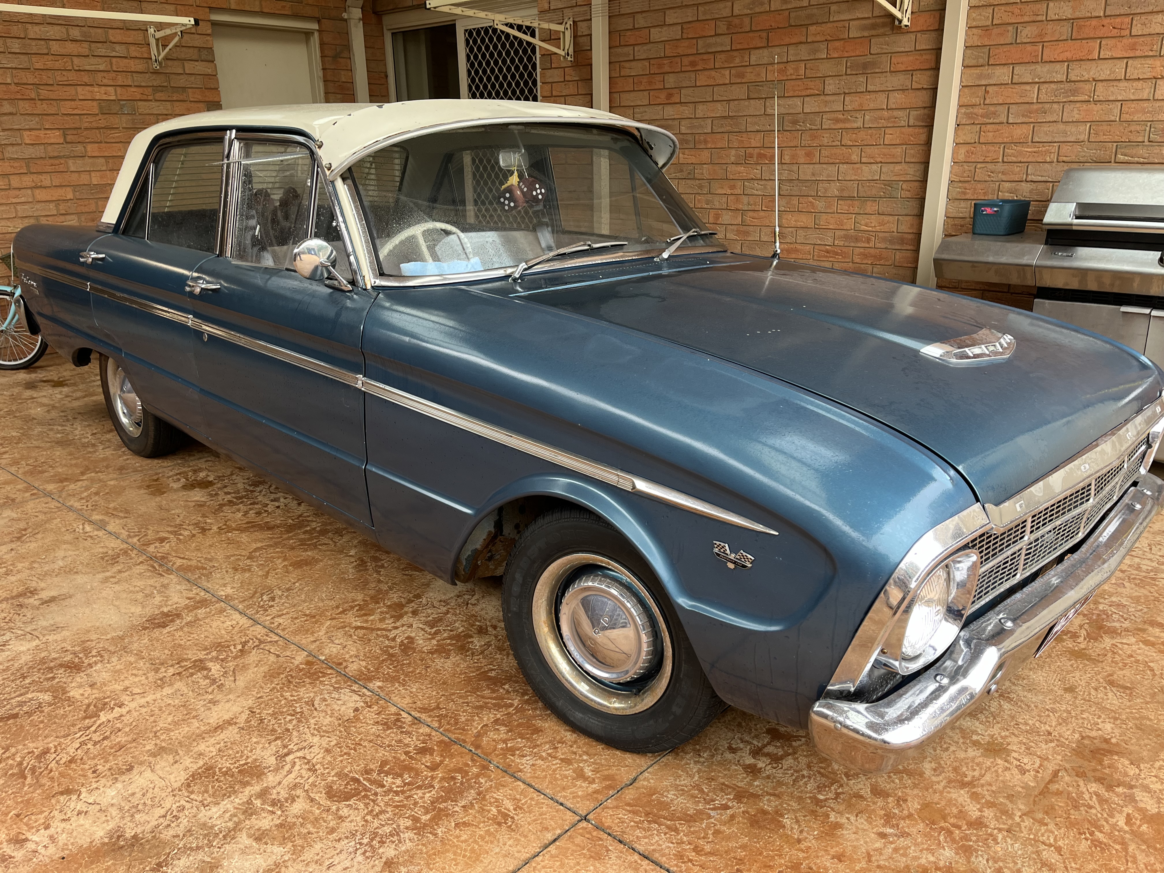 1964 FORD FALCON XM AUTOMATIC SEDAN
