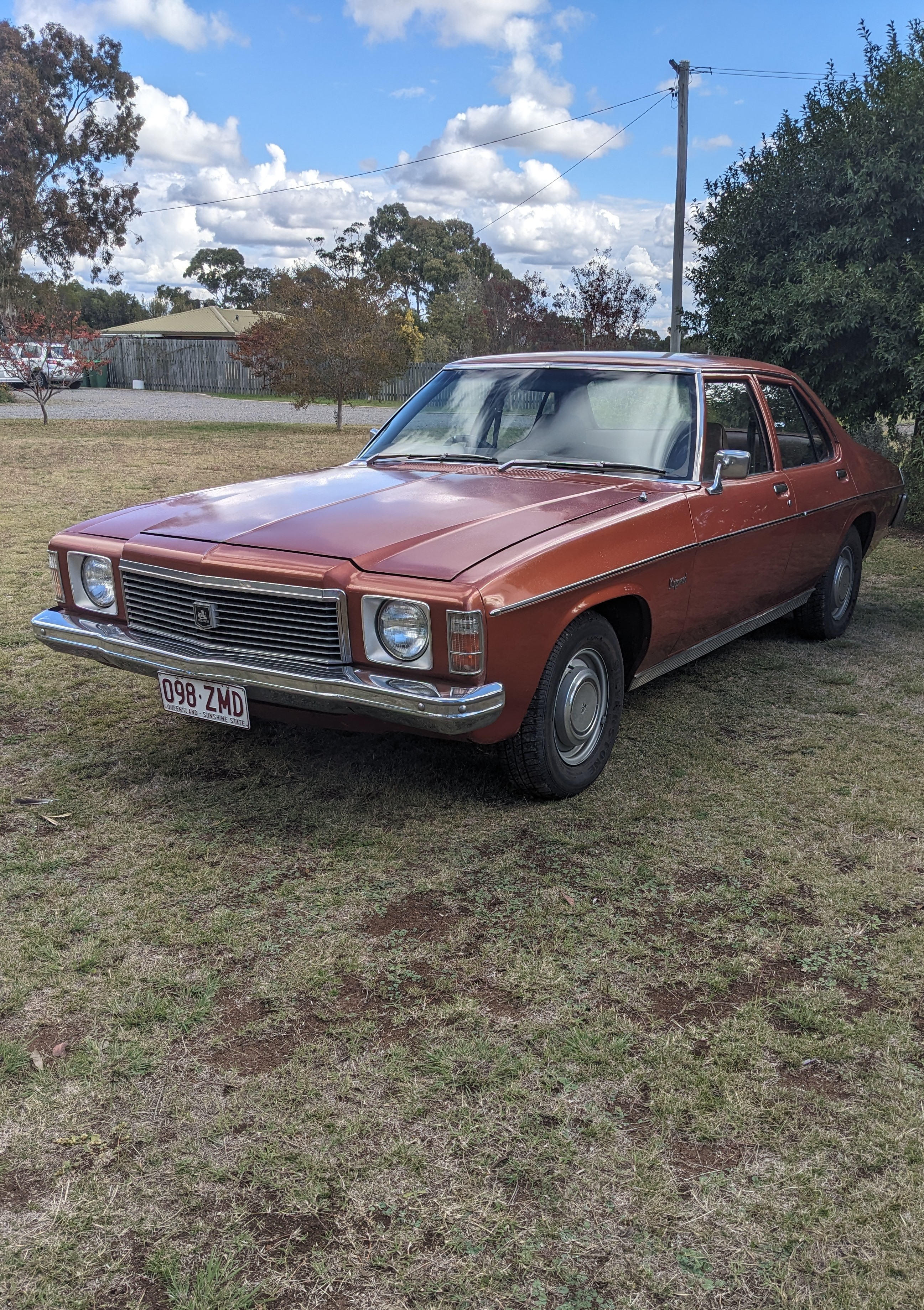 1976 HOLDEN KINGSWOOD HJ SEDAN