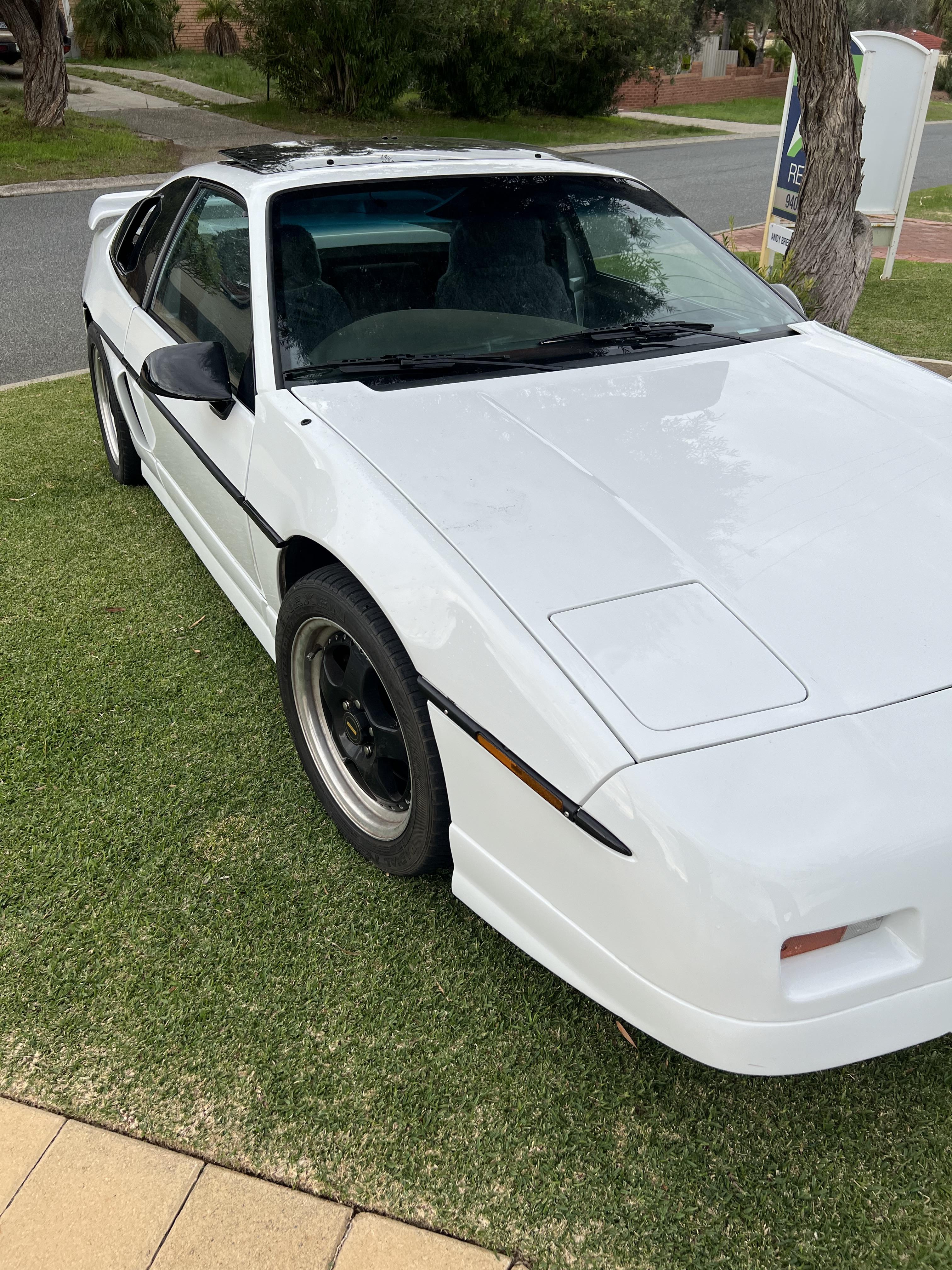 1986 PONTIAC FIERO COUPE