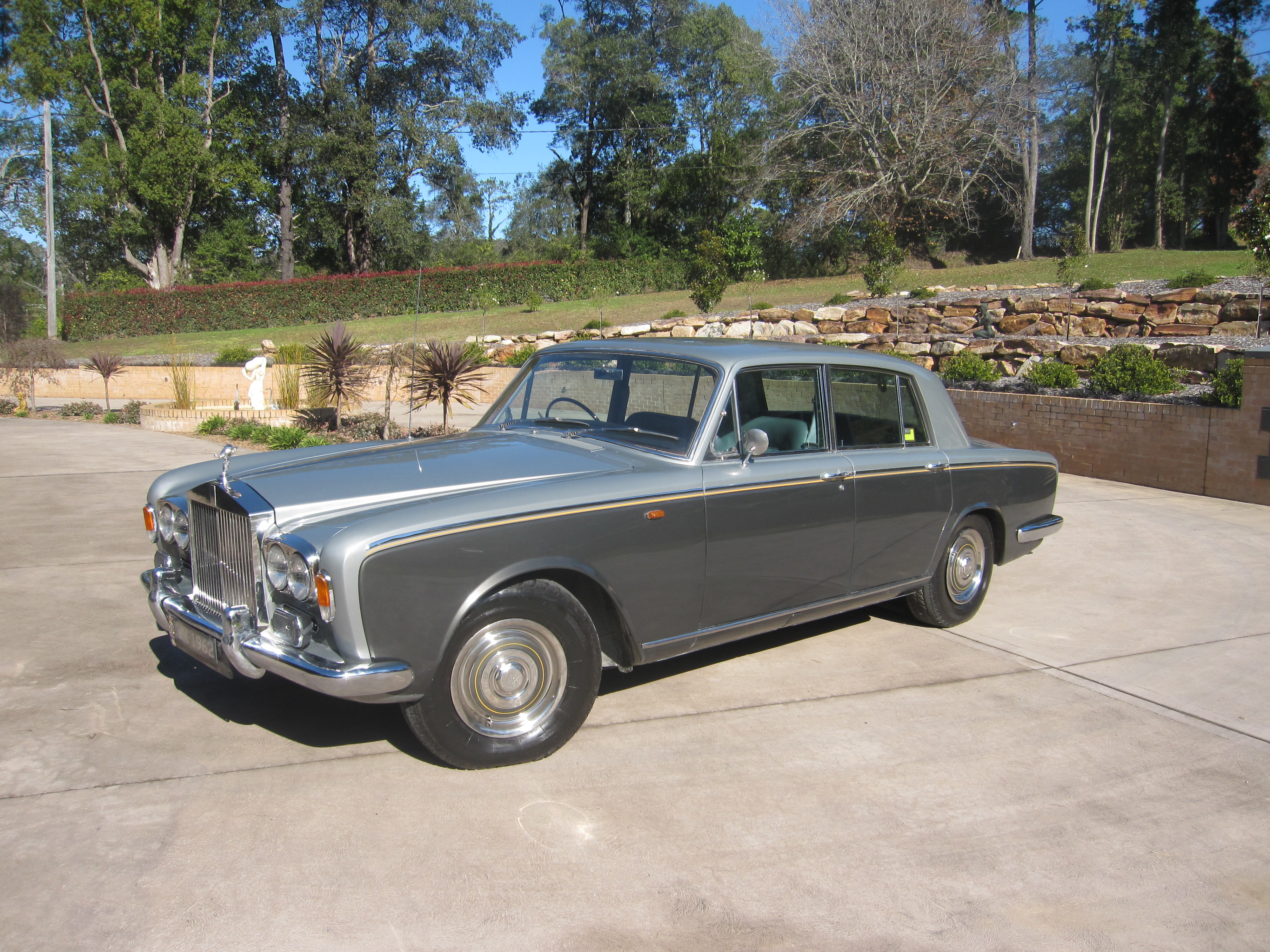 1966 ROLLS-ROYCE SILVER SHADOW 4D SEDAN