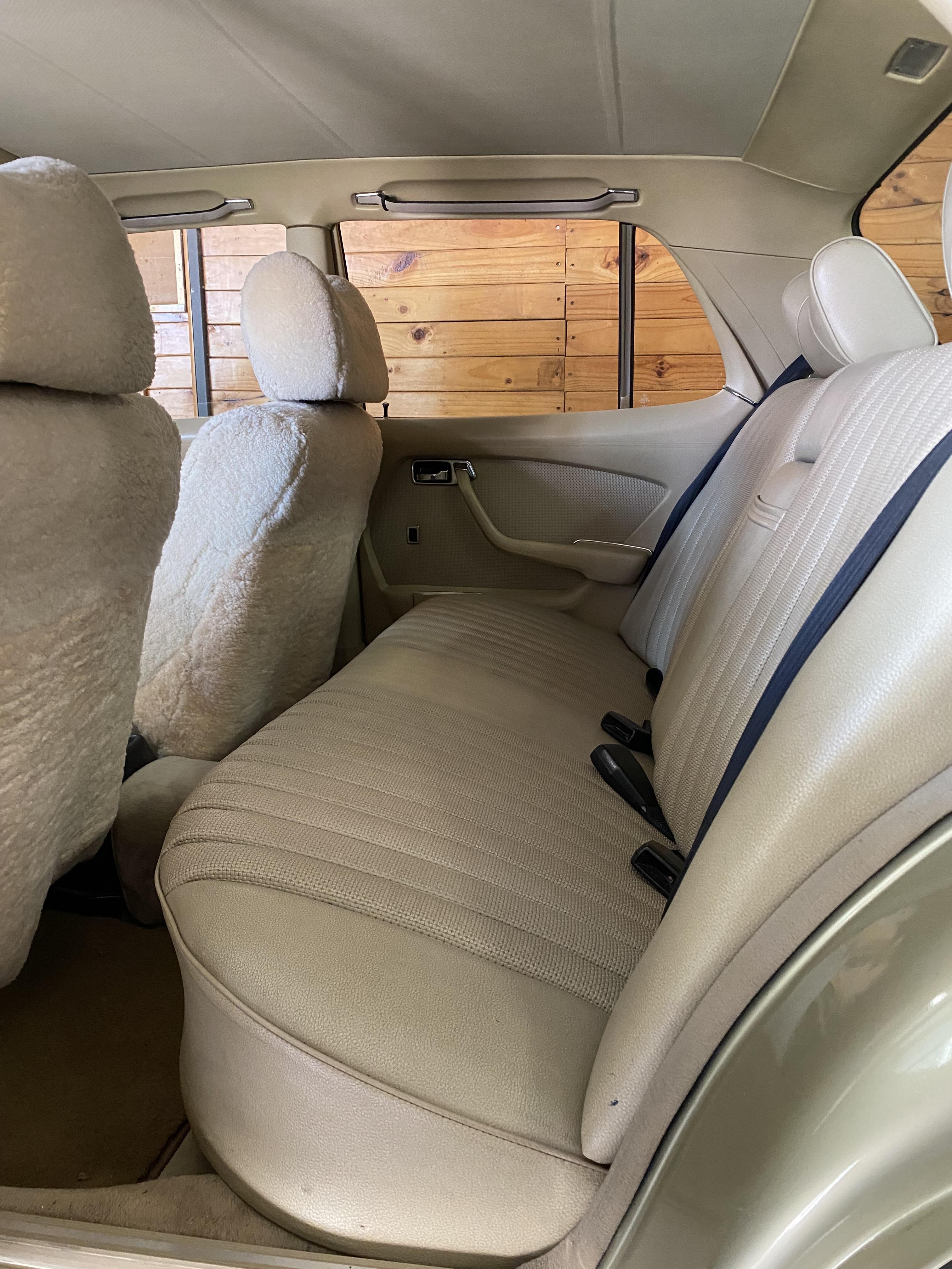 1979 MERCEDES-BENZ 350 SE SEDAN
