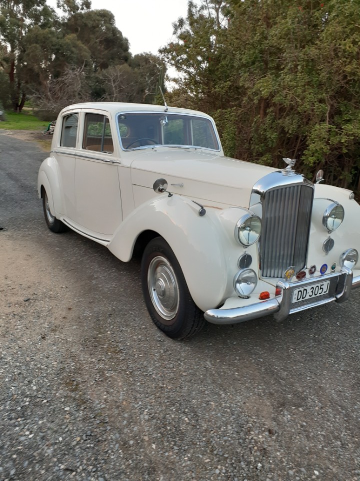 1951 BENTLEY MARK VI SALOON
