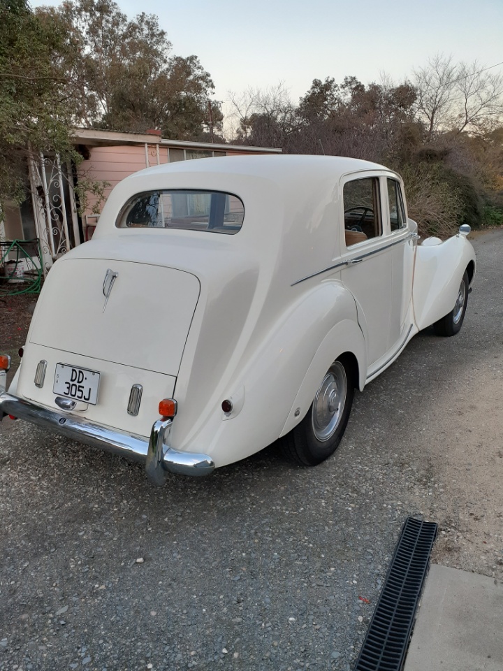 1951 BENTLEY MARK VI SALOON