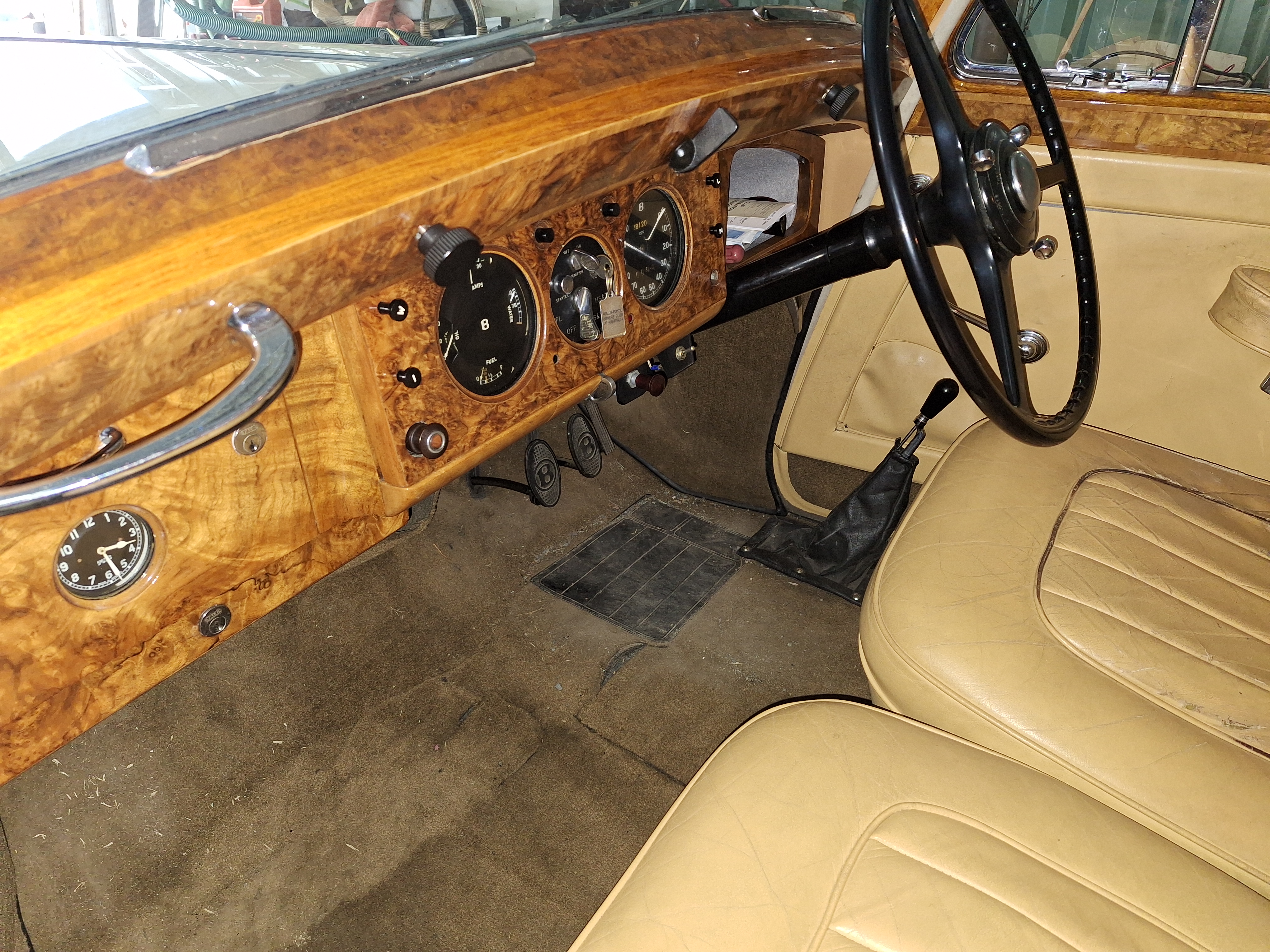 1951 BENTLEY MARK VI SALOON
