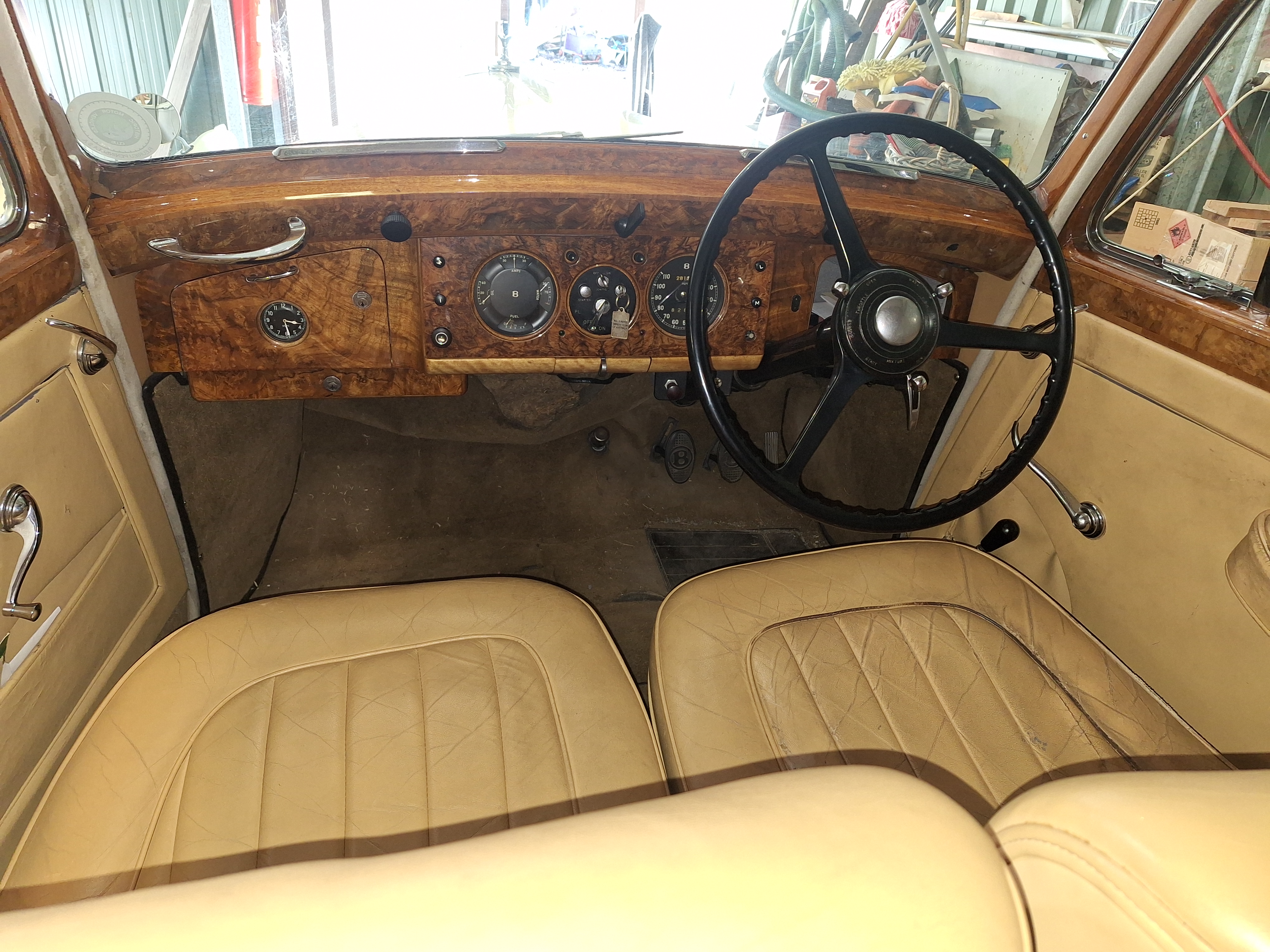 1951 BENTLEY MARK VI SALOON