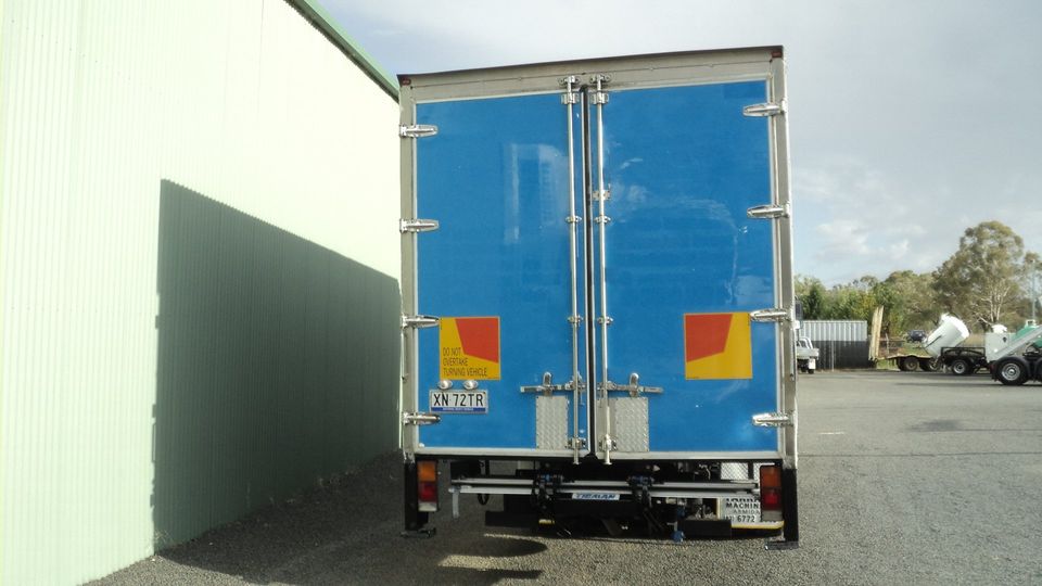 2015 MITSUBISHI FUSO 1227 FURNITURE PANTECH 