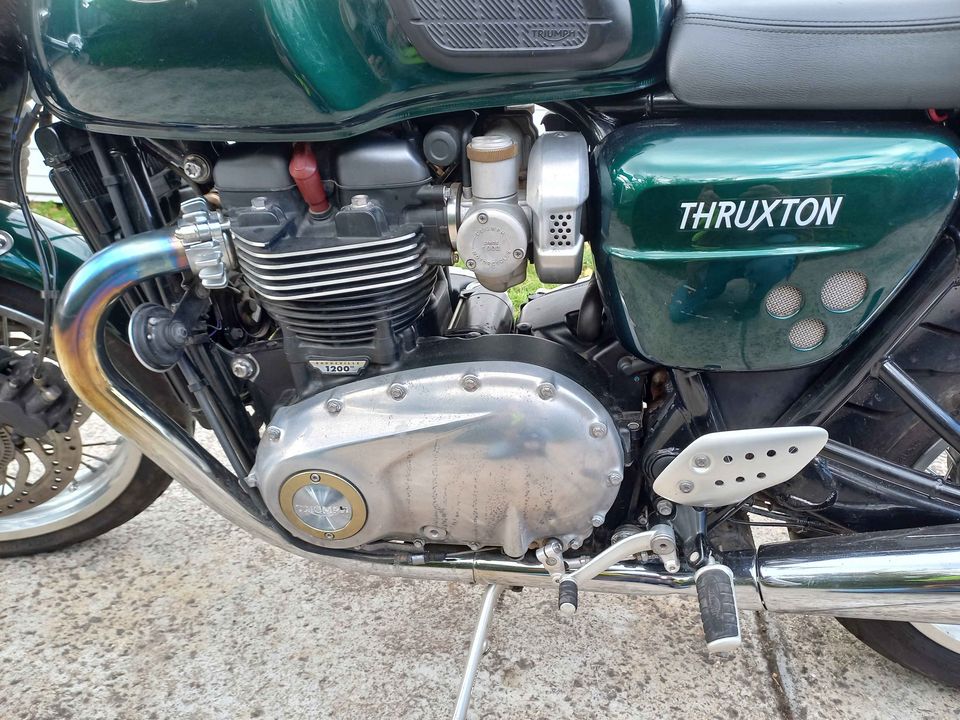 2016 TRIUMPH THRUXTON ROAD