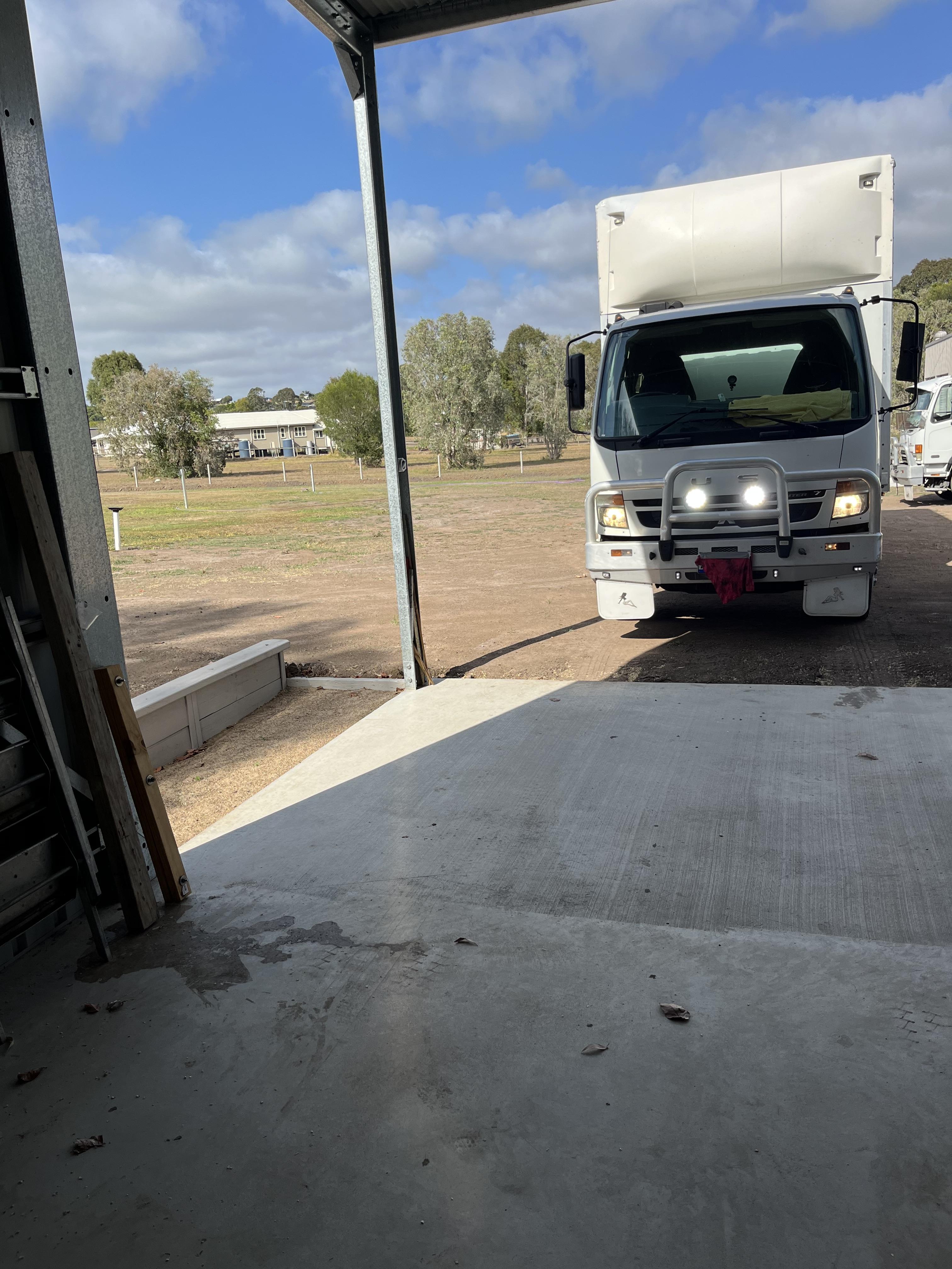 2010 MITSUBISHI FUSO FK 600 PANTECH