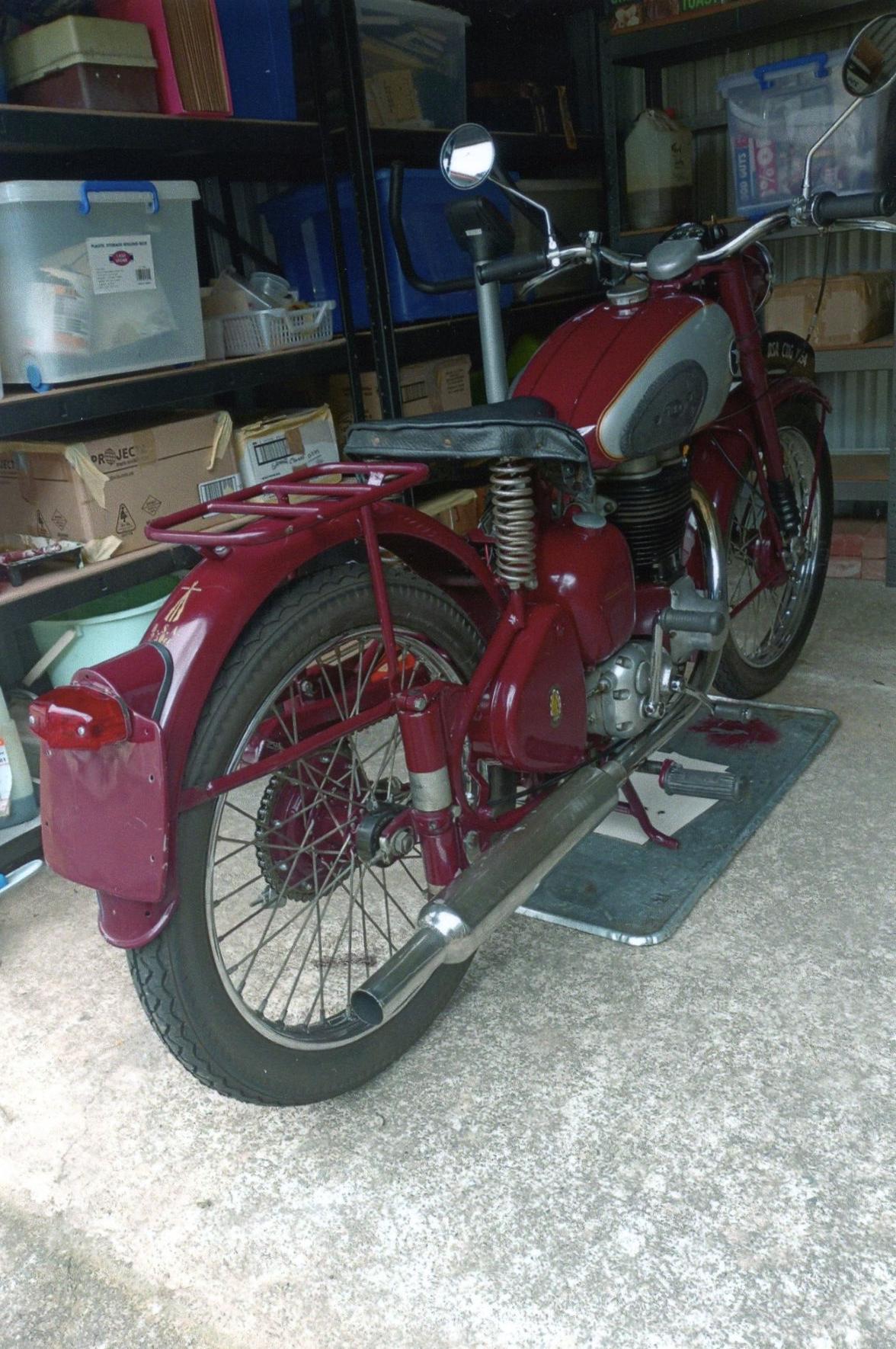 1954 BSA C11G 250CC ROAD 