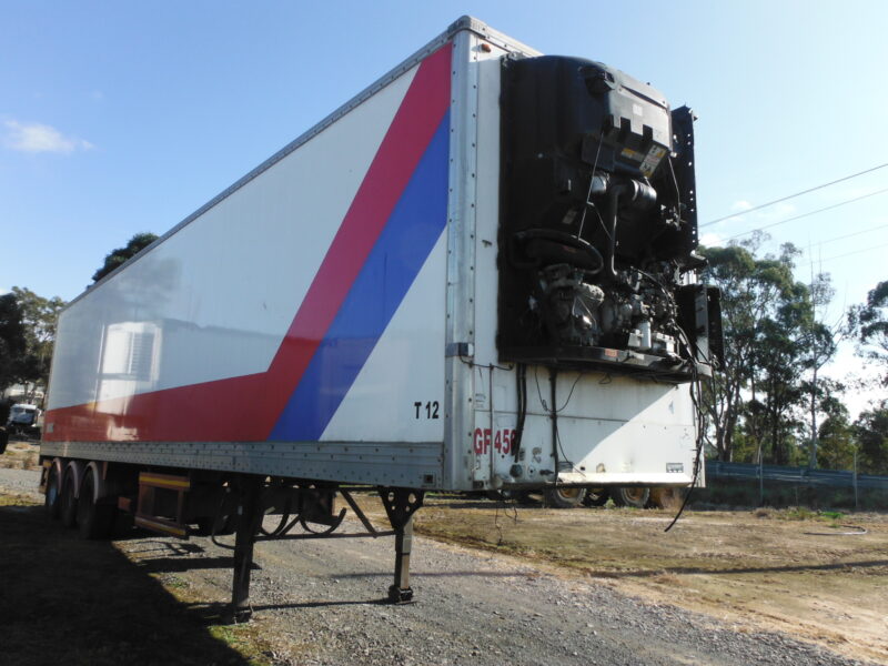 2009 VAWDREY TRI-AXLE FRIDGE VAN TRAILER