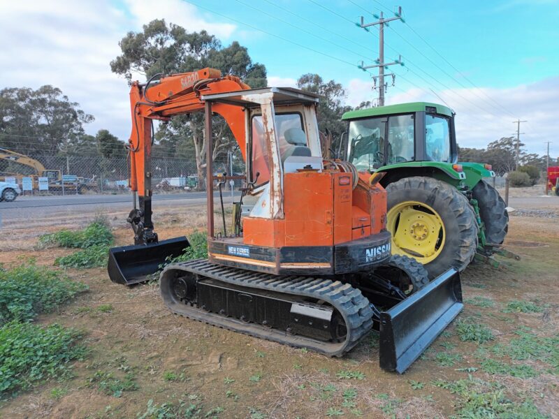 Nissan G-4 Excavator
