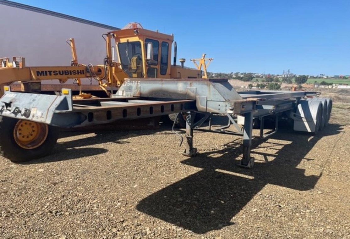 Maxitrans Roll Back Skel Trailer