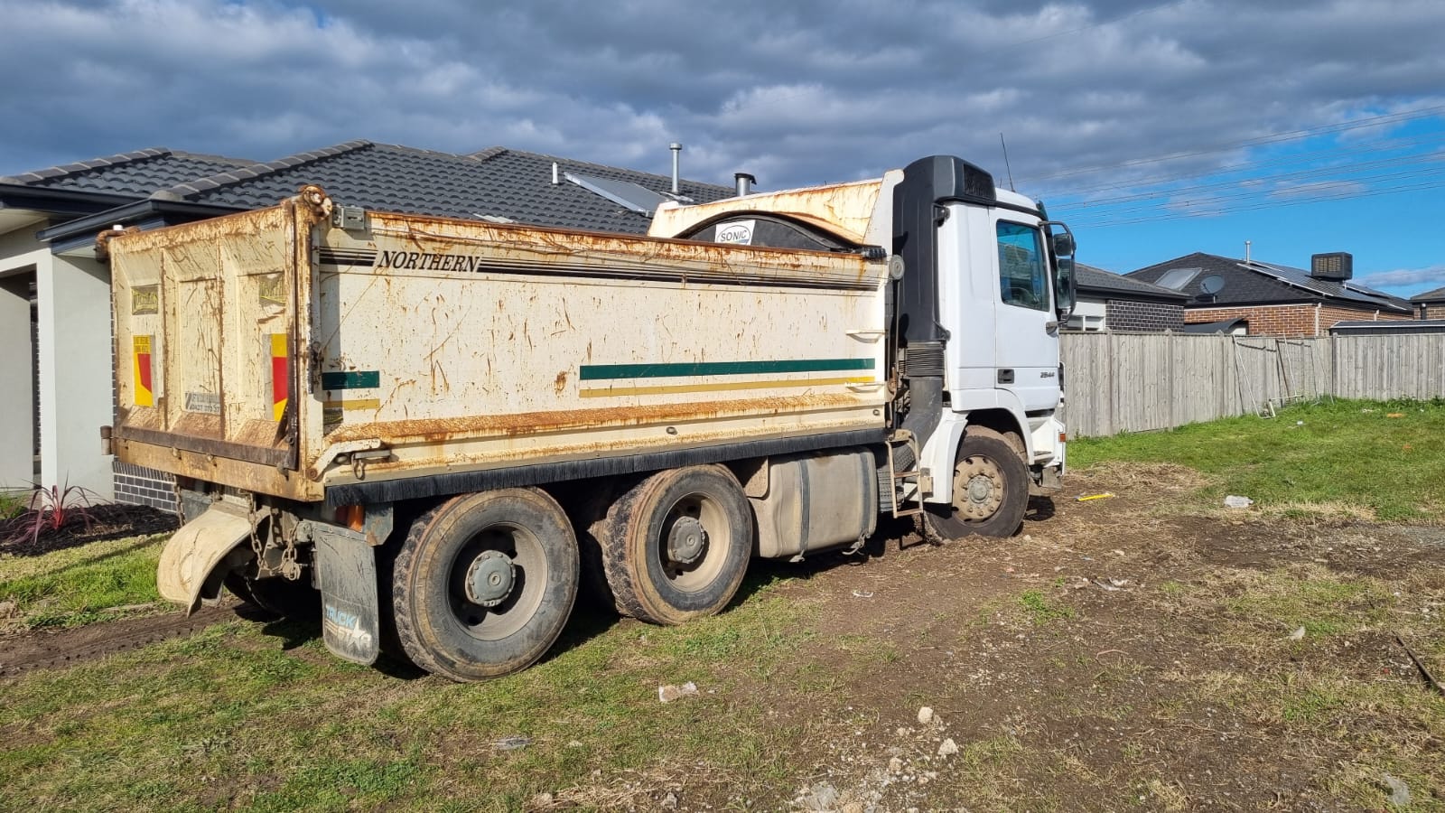  2005 MERCEDES BENZ ACTROS 2644 6X4 TIPPER TRUCK
