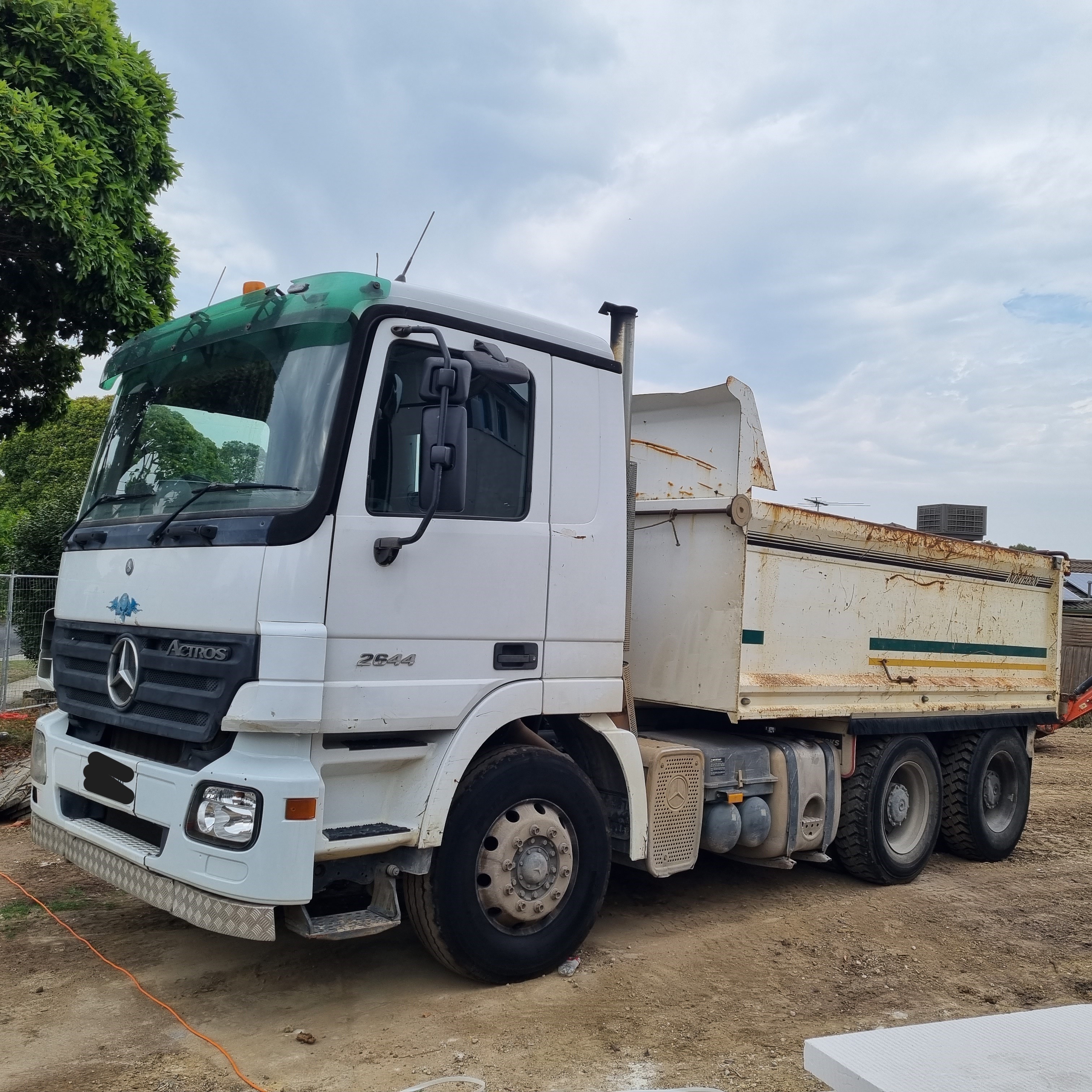  2005 MERCEDES BENZ ACTROS 2644 6X4 TIPPER TRUCK
