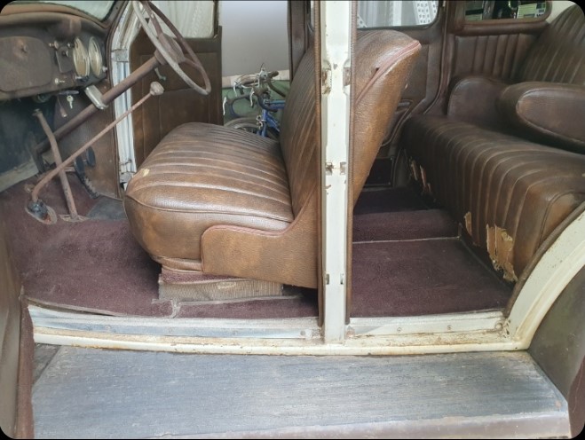1935 DESOTO AIRSTREAM SEDAN