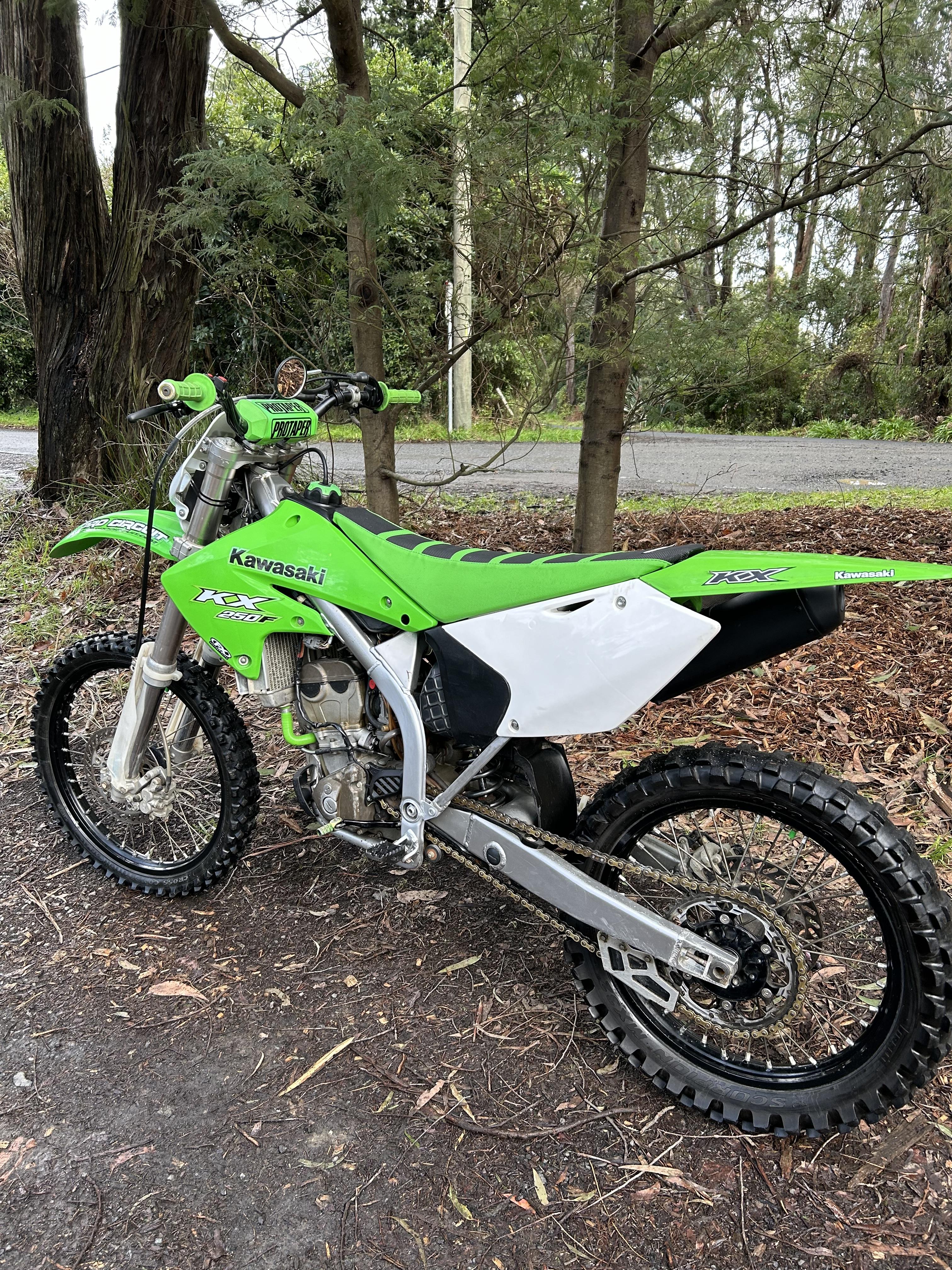 2004 KAWASAKI KX250F MOTOCROSS