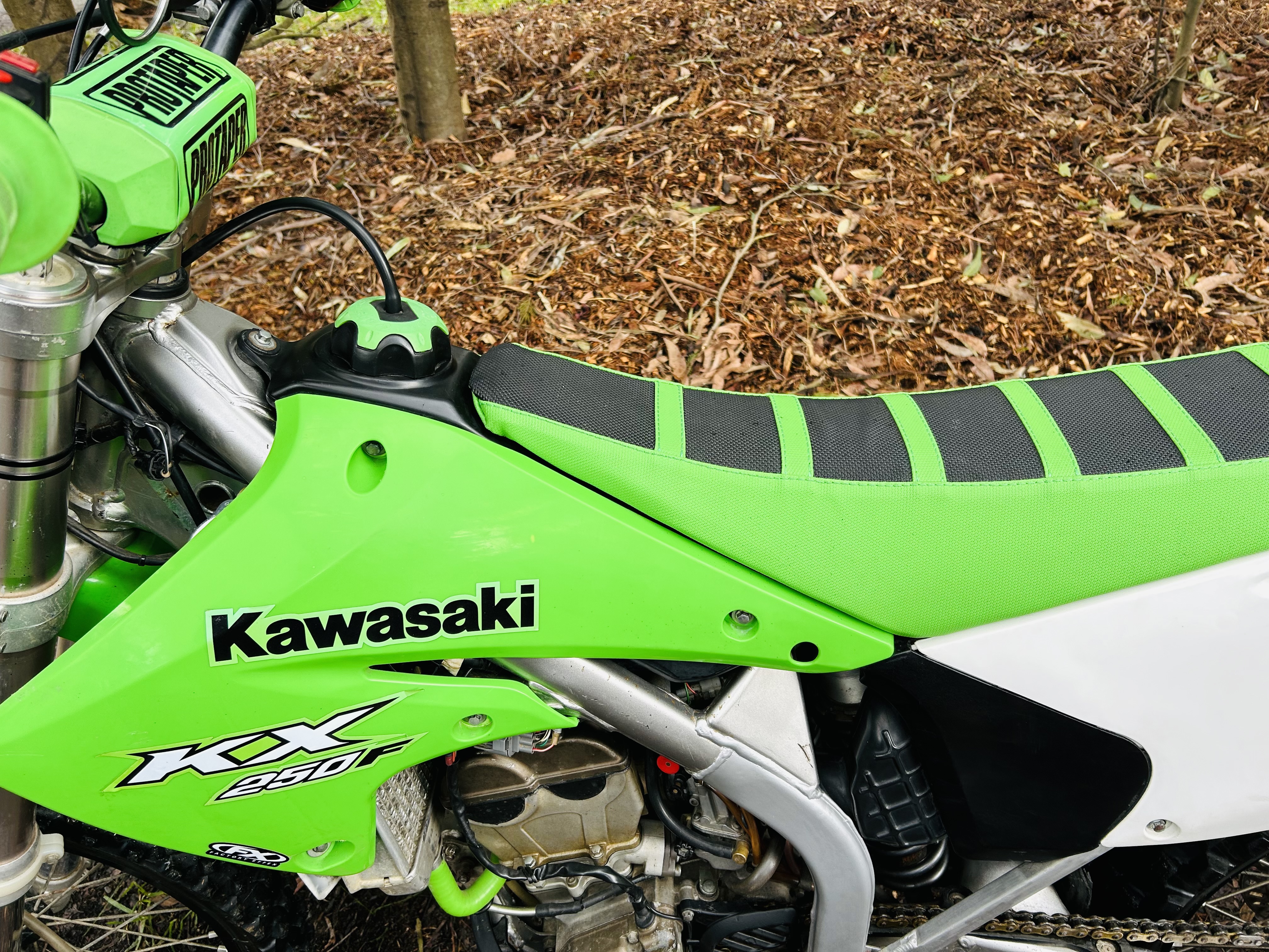 2004 KAWASAKI KX250F MOTOCROSS