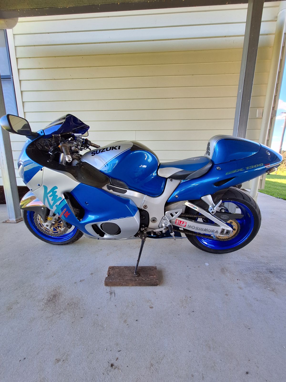 2001 SUZUKI GSX1300R HAYABUSA ROAD