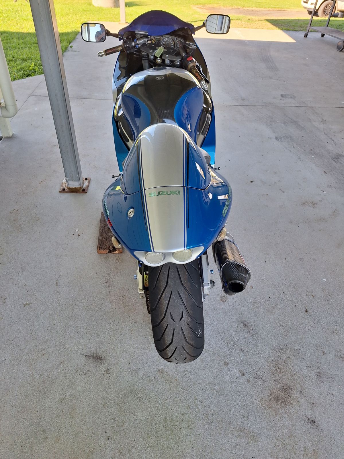 2001 SUZUKI GSX1300R HAYABUSA ROAD