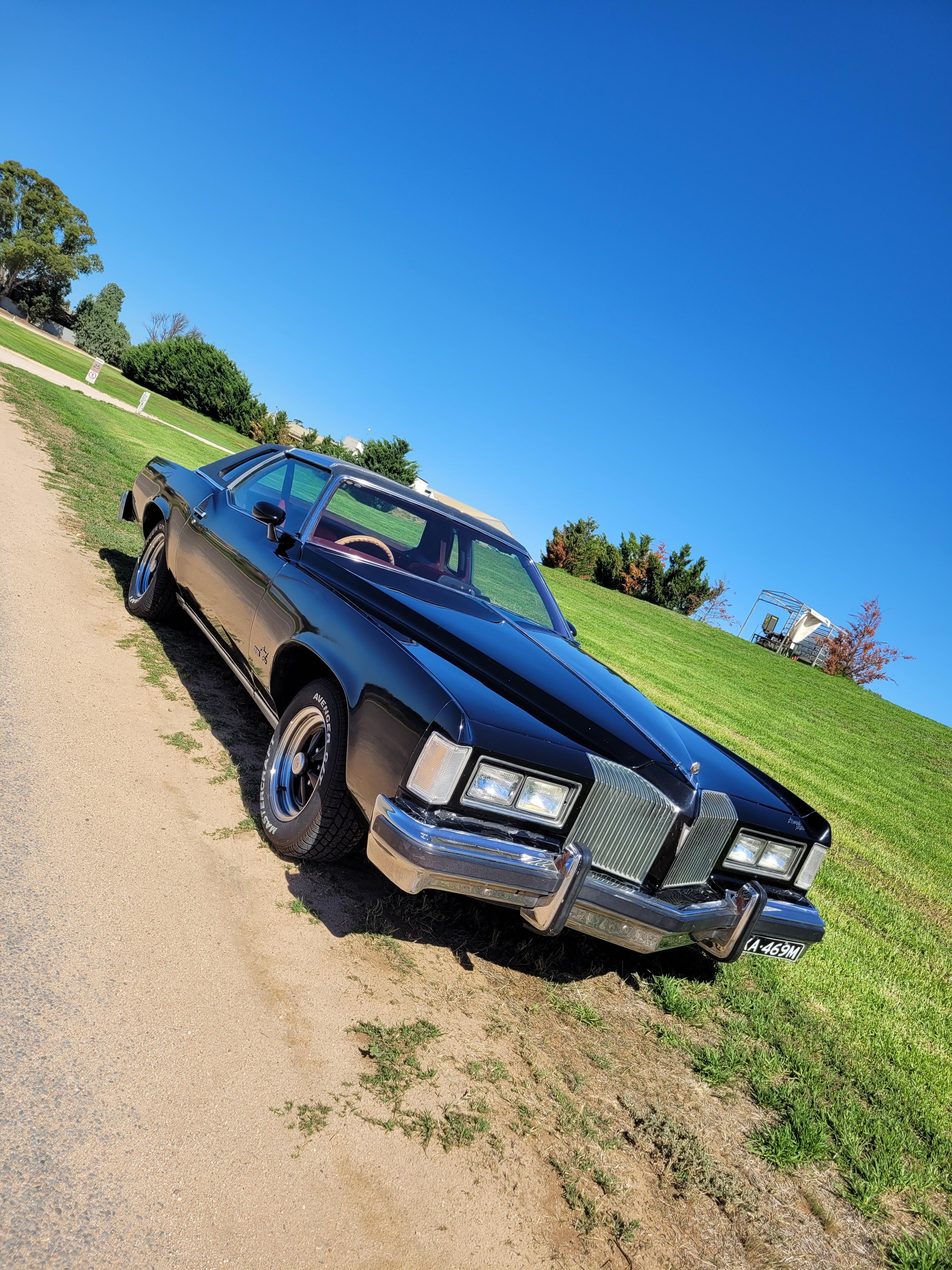 1976 PONTIAC GRAND PRIX COUPE 