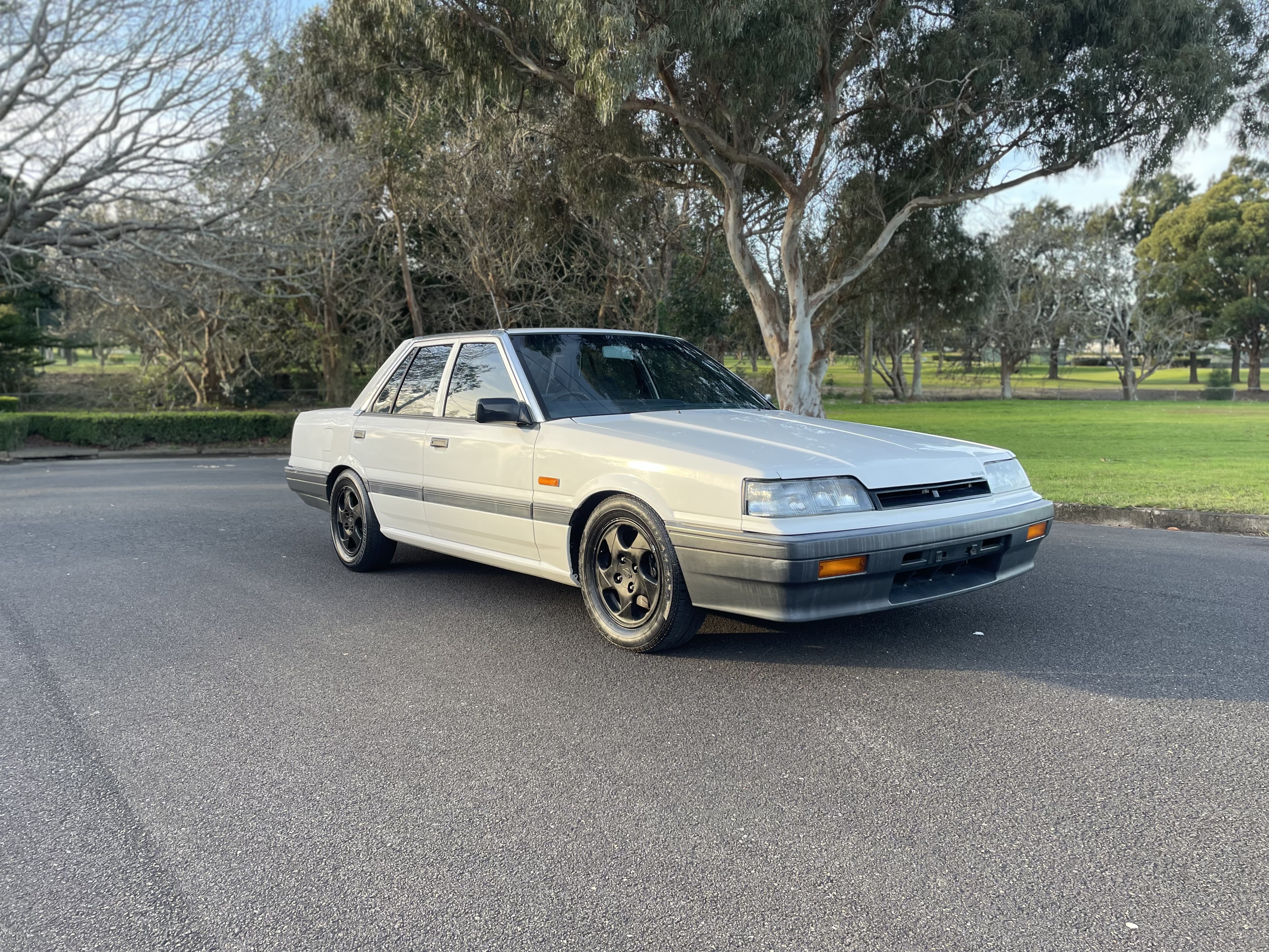 1988 NISSAN SKYLINE R31 TURBO MANUAL SEDAN