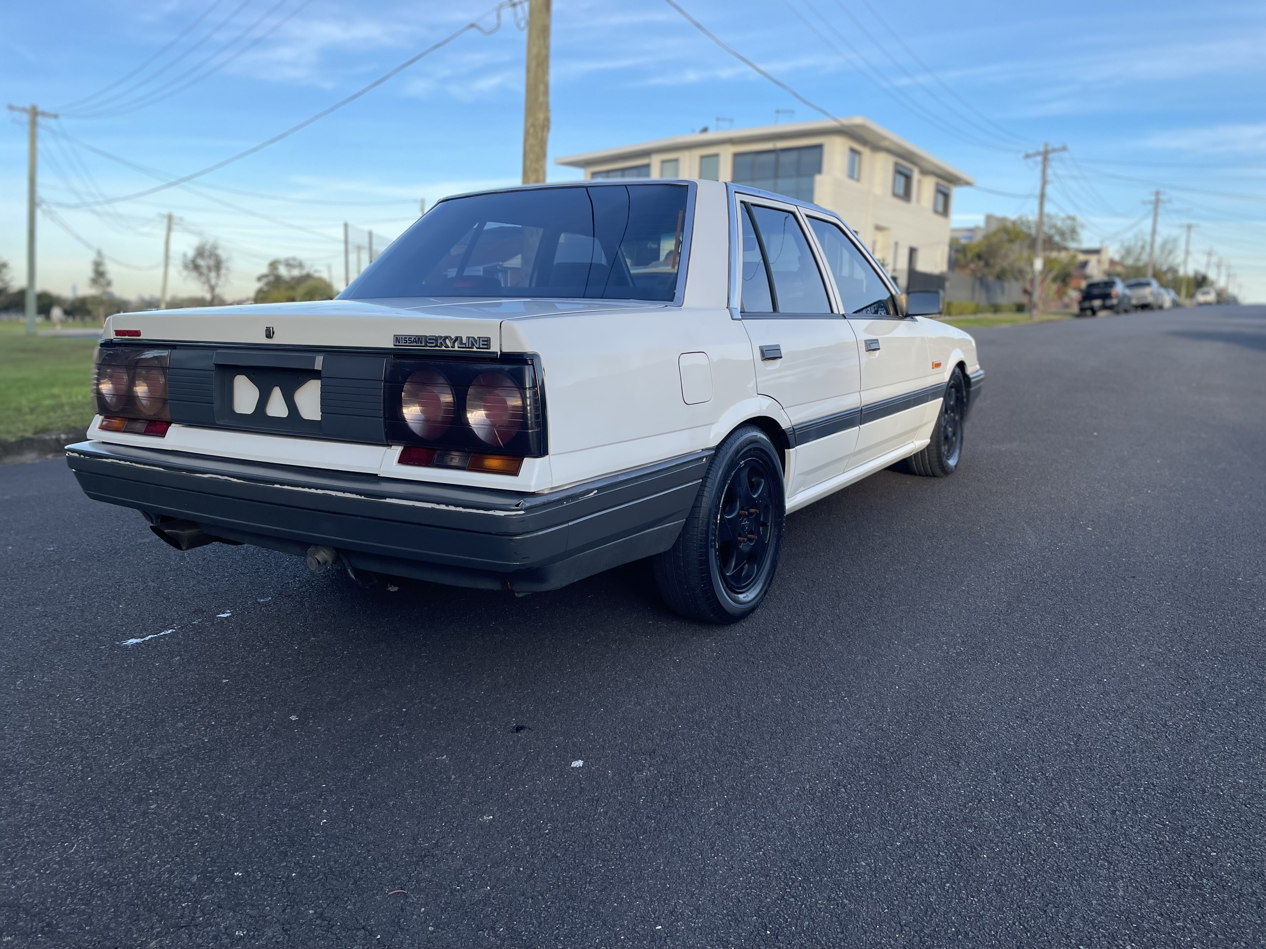 1988 NISSAN SKYLINE R31 TURBO MANUAL SEDAN
