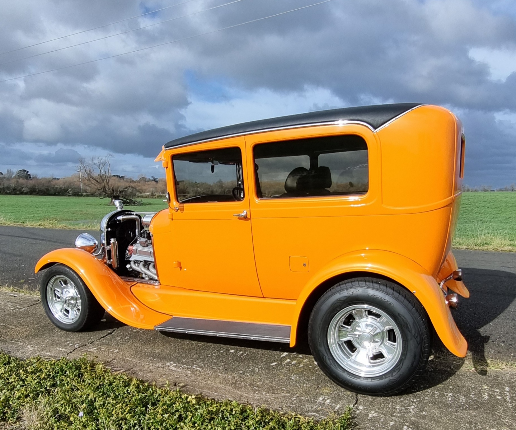 1928 FORD TUDOR AUTOMATIC HOT ROD 