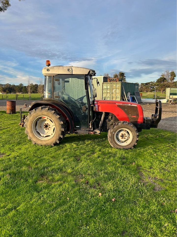 2001 MASSEY FERGUSON 3340F TRACTOR