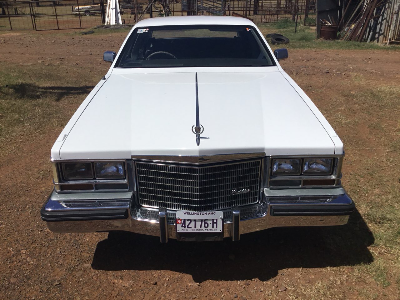 1983 CADILLAC SEVILLE SEDAN