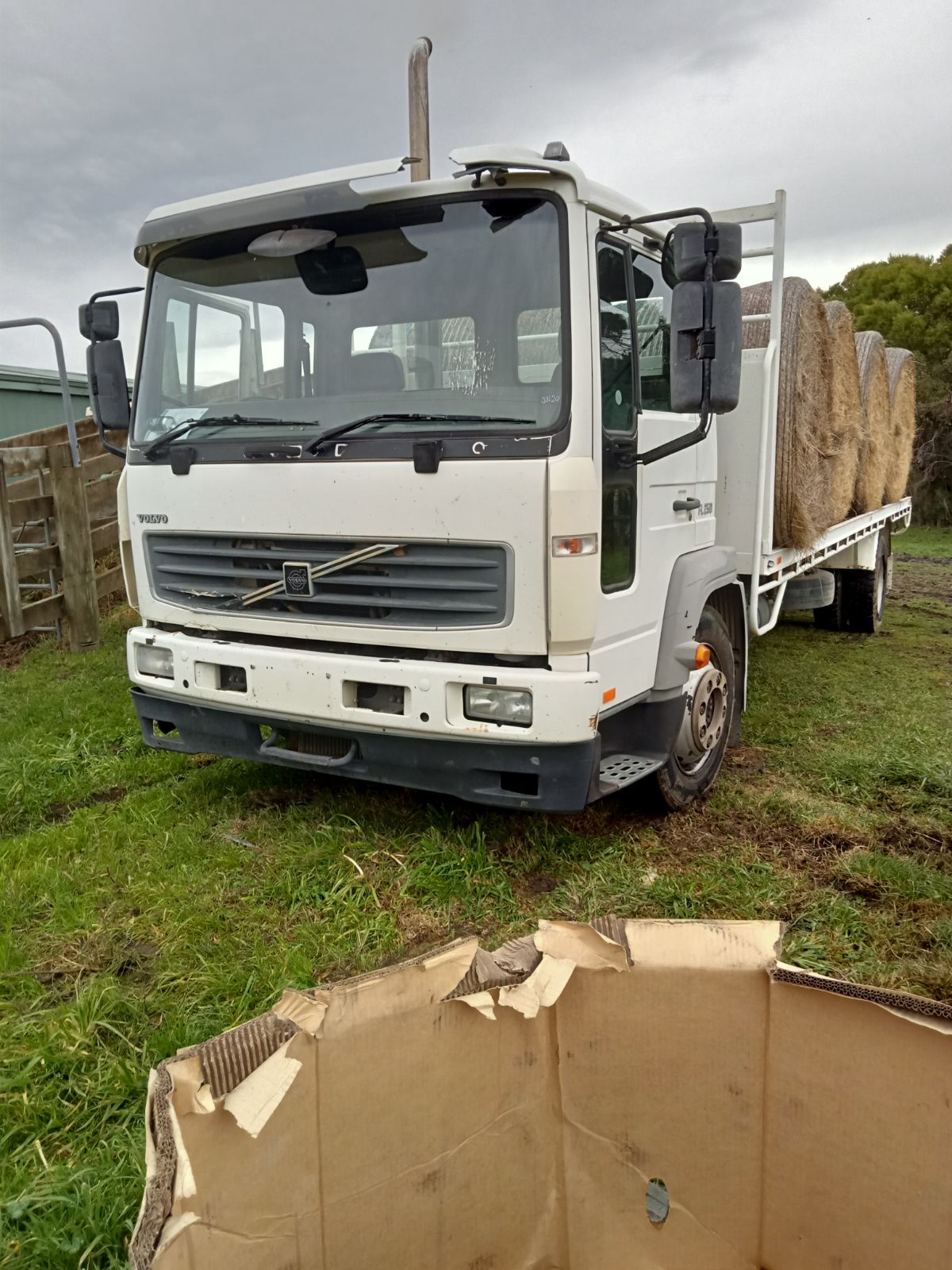 2006 VOLVO FL250 MANUAL TRAY