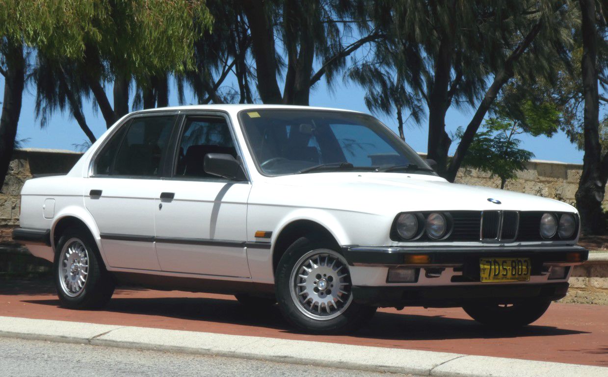 1985 BMW E30 323i AUTOMATIC SEDAN