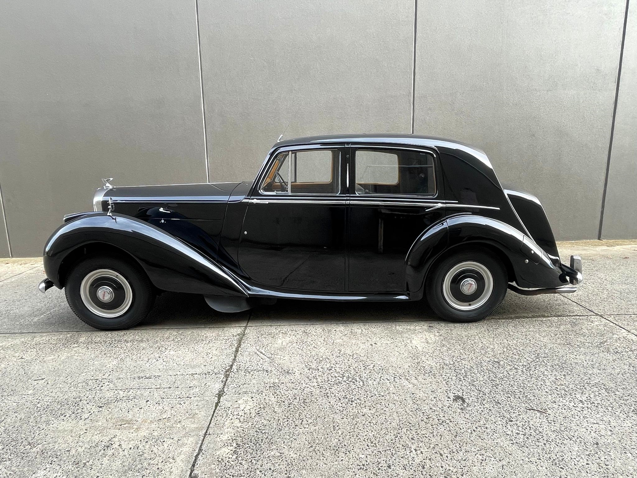 1951 BENTLEY MARK VI SALOON