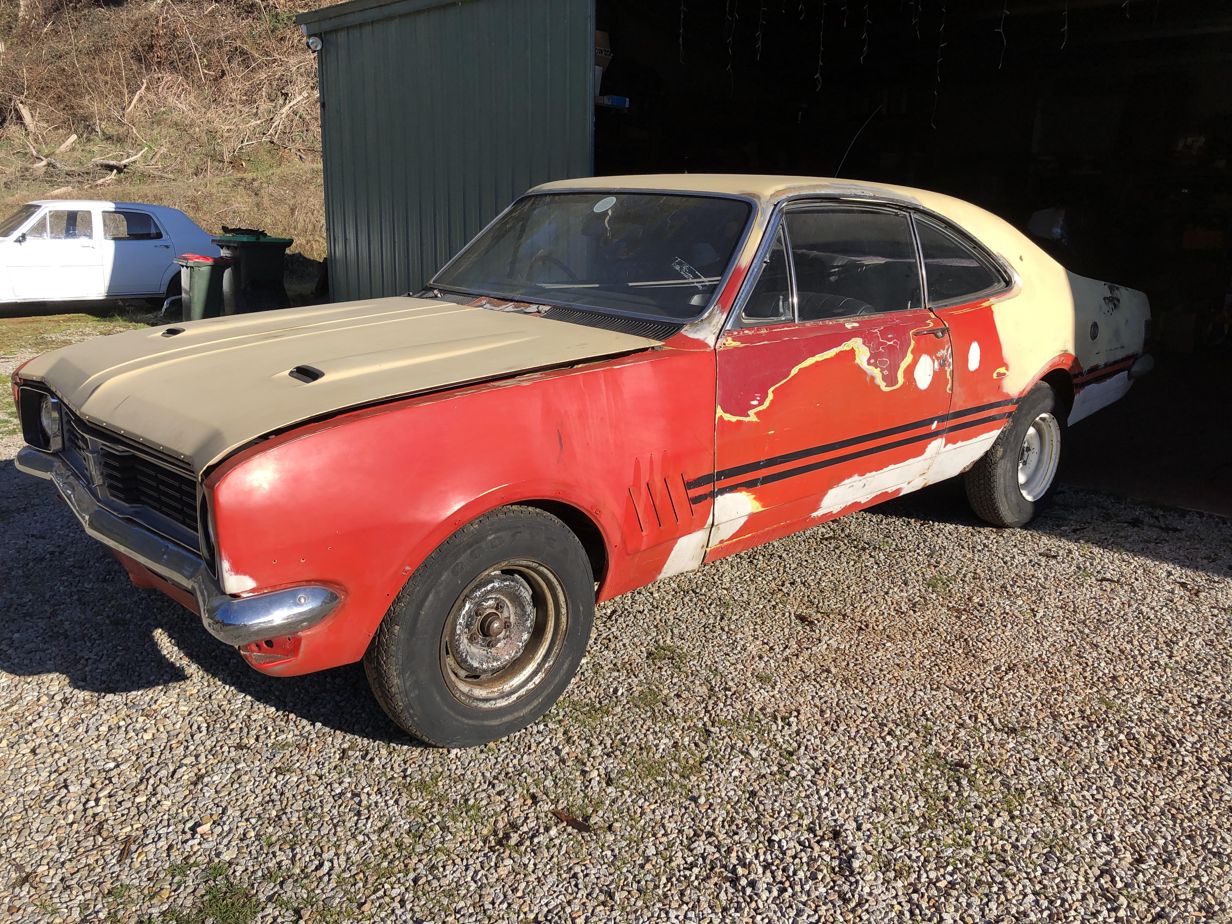 HOLDEN MONARO HT / Holden HT kingswood plus two V8s