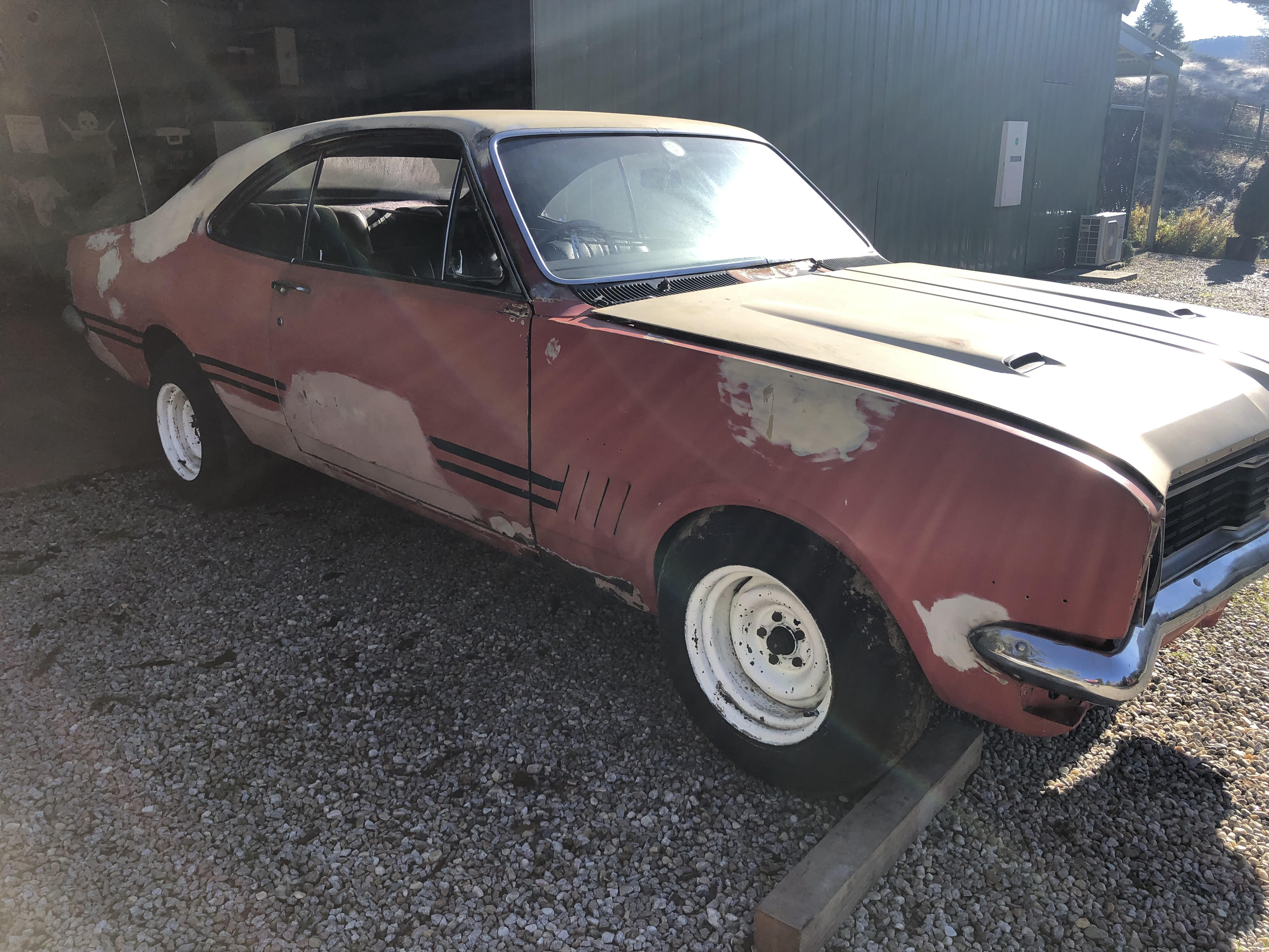 HOLDEN MONARO HT / Holden HT kingswood plus two V8s