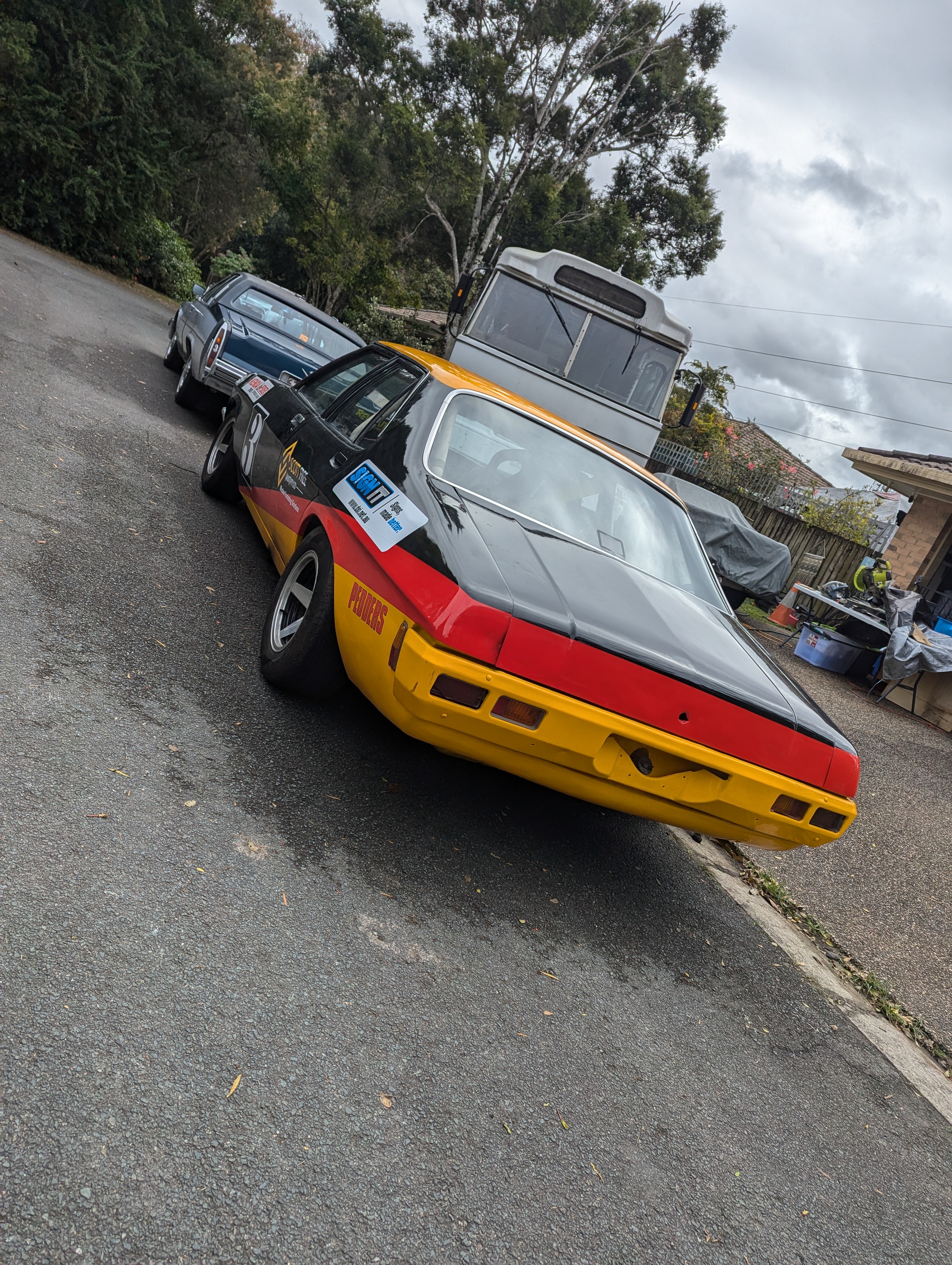 1974 HOLDEN KINGSWOOD HQ SEDAN