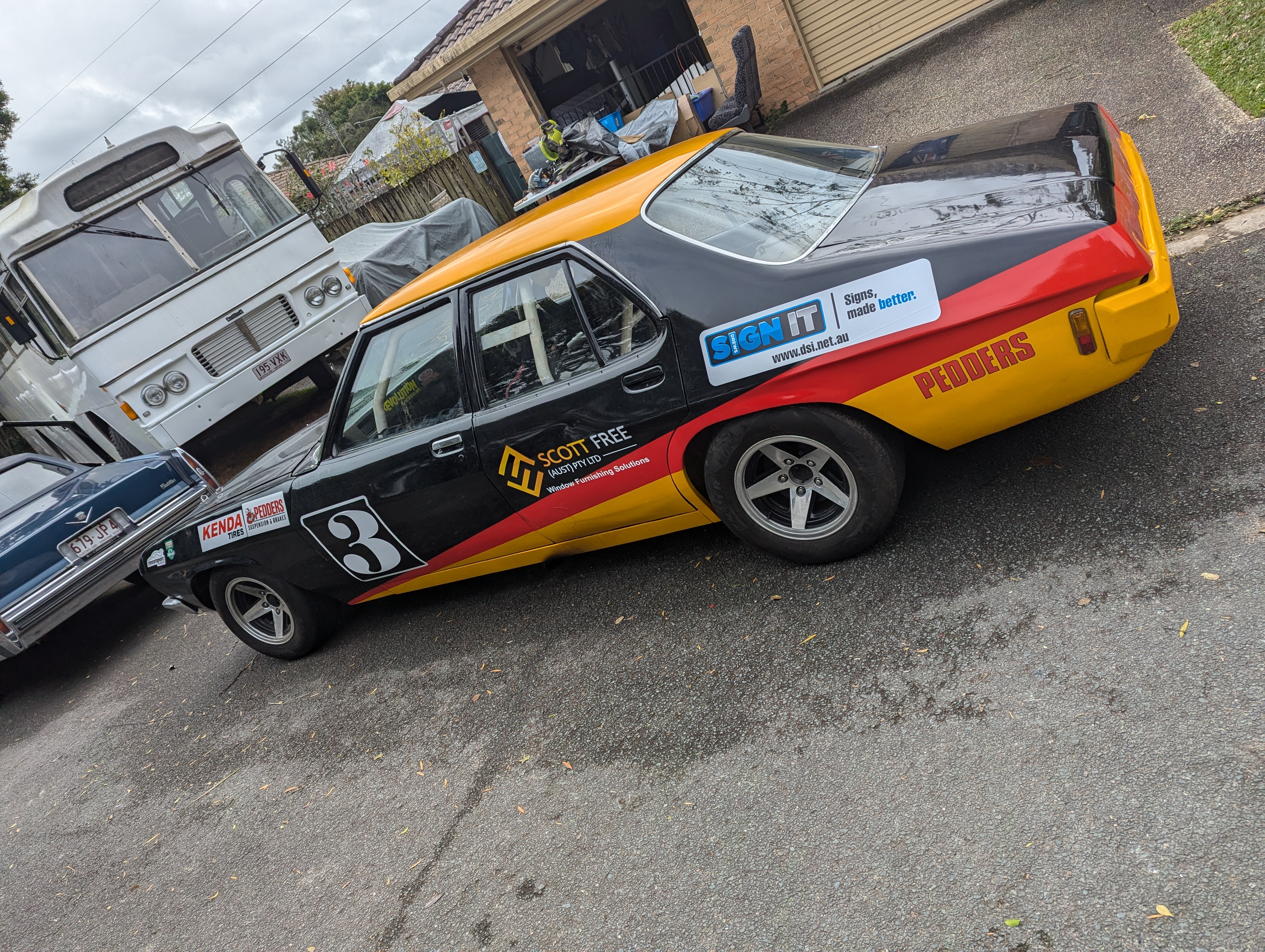 1974 HOLDEN KINGSWOOD HQ SEDAN