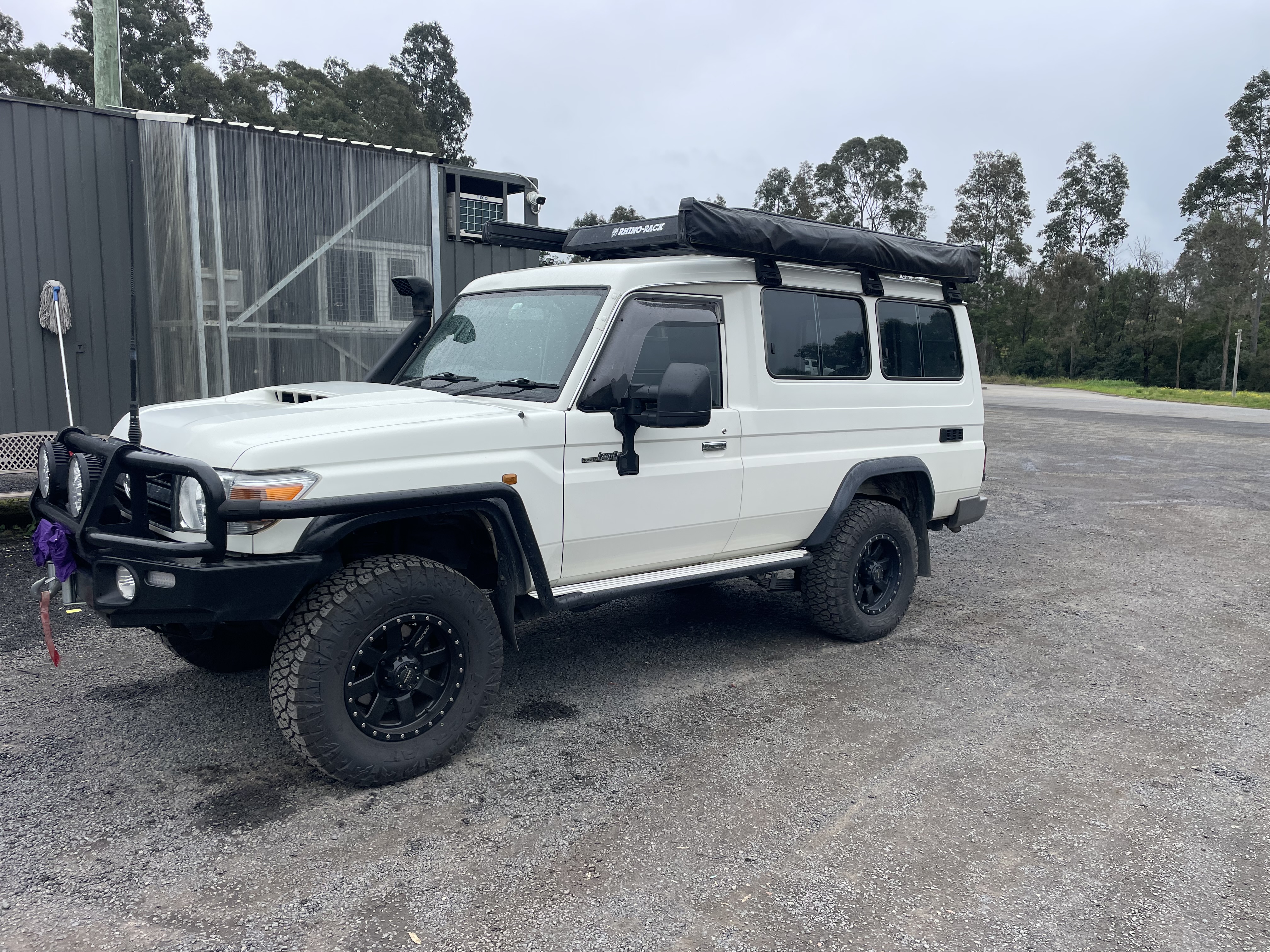 2018 TOYOTA LANDCRUISER VDJ78R GXL 4X4 5 SP MANUAL TROOPCARRIER 